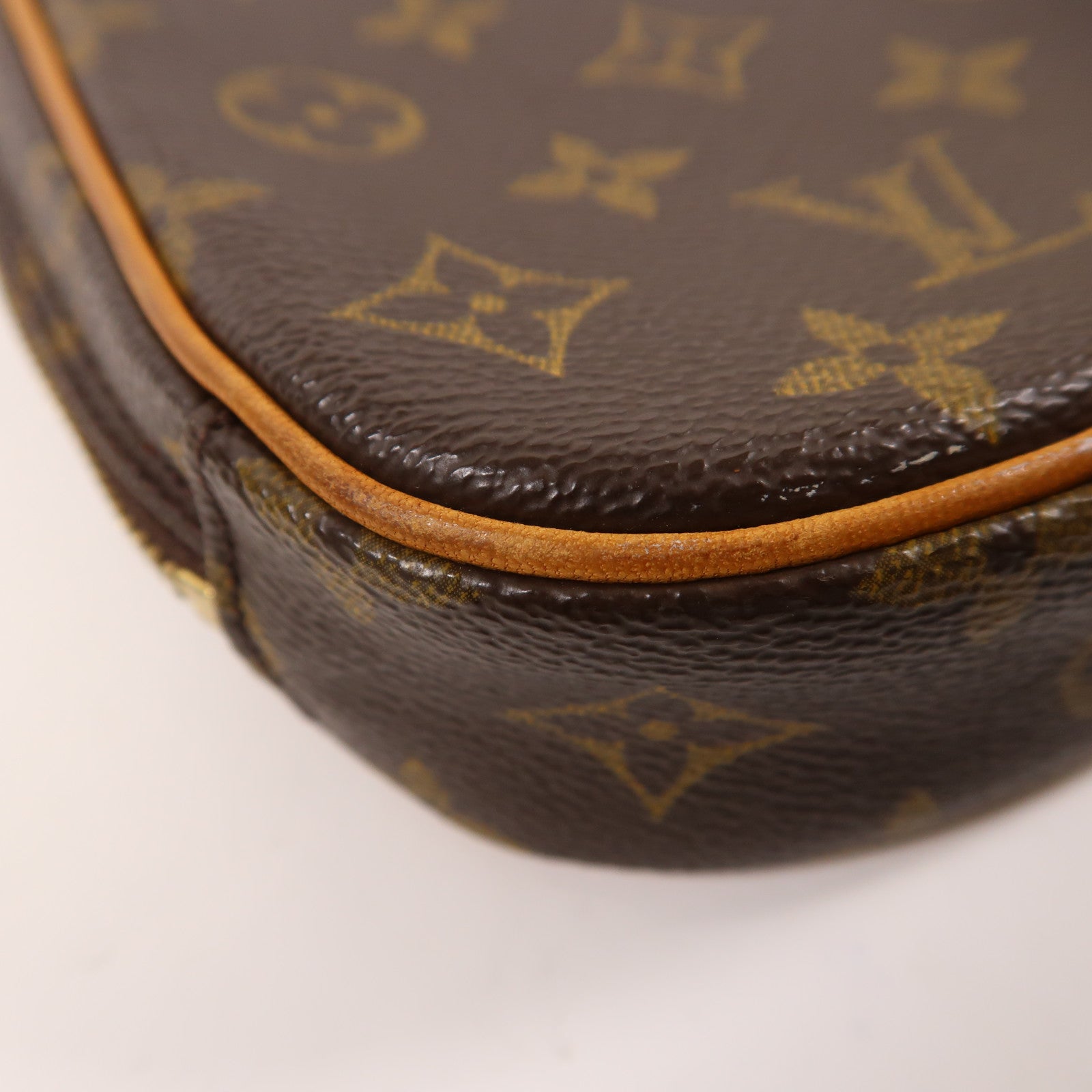 LOUIS VUITTON Monogram Pochette Gange金扣肩背袋