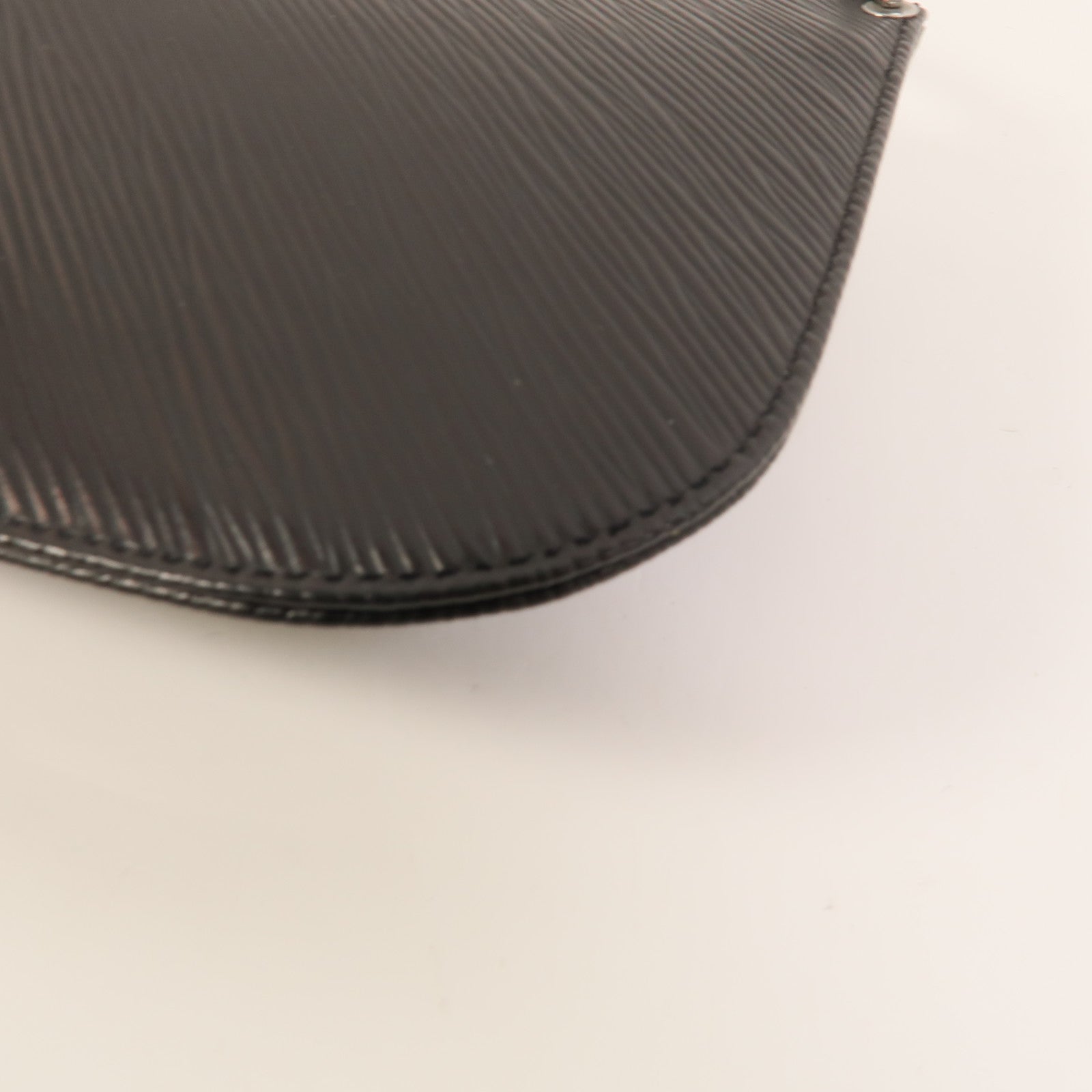 LOUIS VUITTON Epi Pochette Demi Lune肩背袋