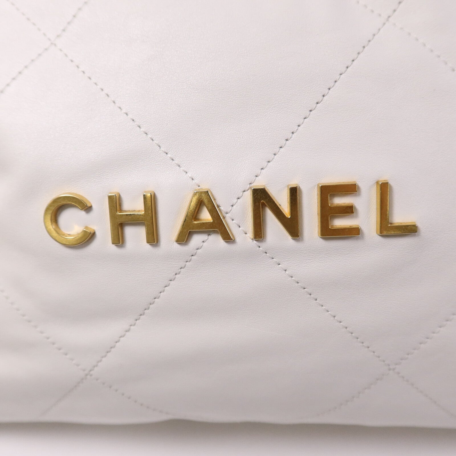 CHANEL 牛皮皮革Chanel 22金扣鏈帶肩背袋
