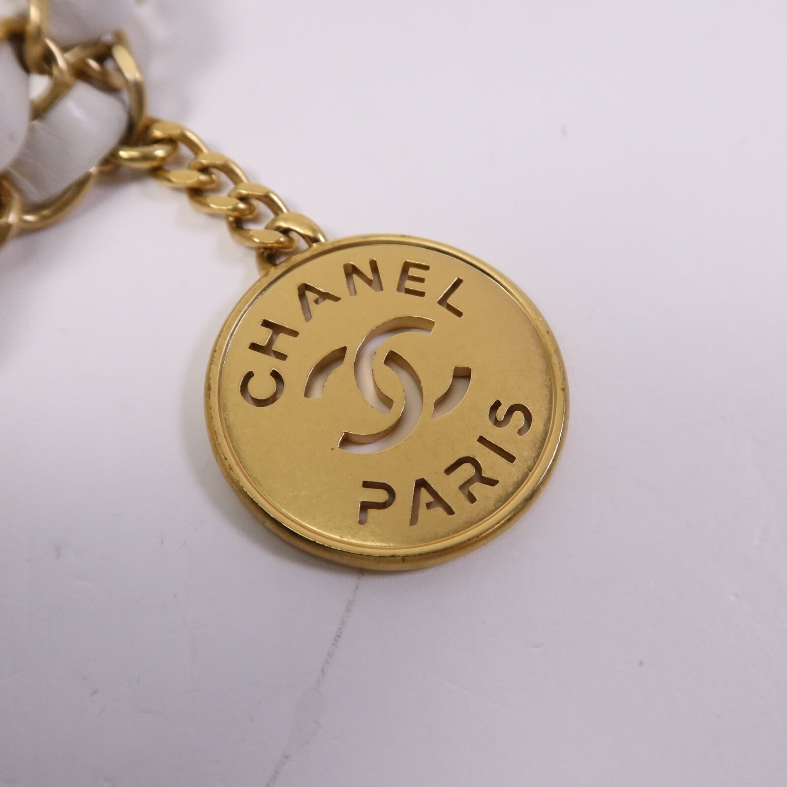 CHANEL 牛皮皮革Chanel 22金扣鏈帶肩背袋