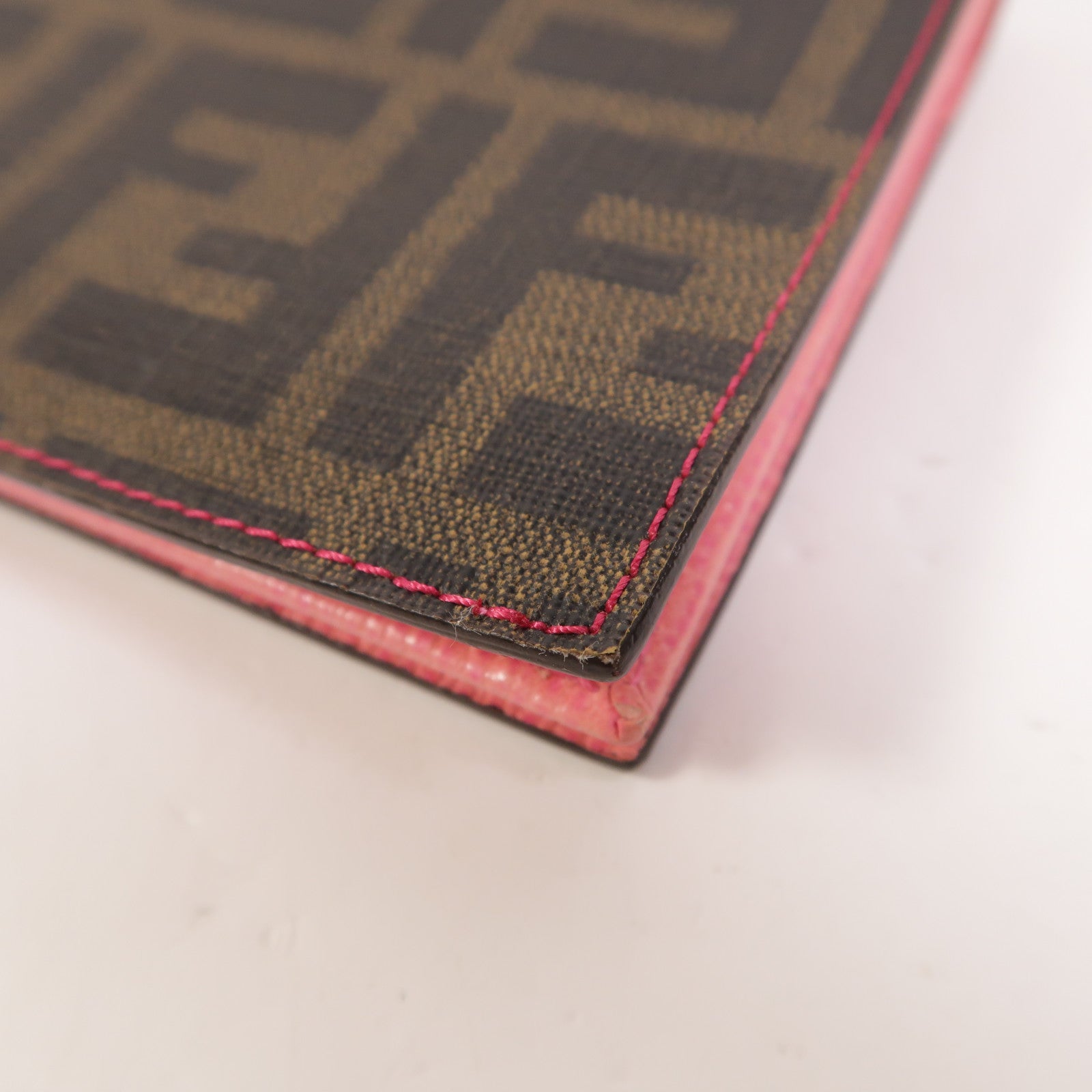 FENDI 塗層帆布Wallet On Chain金扣鏈帶肩背袋