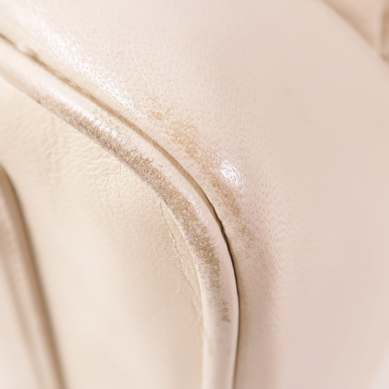 LOUIS VUITTON 牛皮皮革Riveting金扣肩背袋