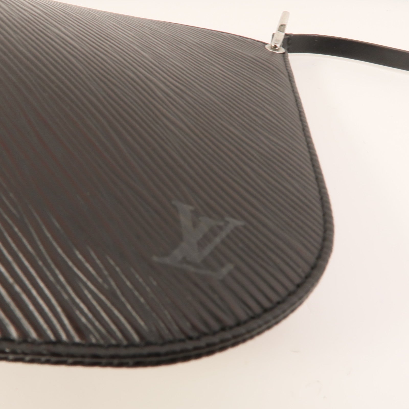 LOUIS VUITTON Epi Pochette Demi Lune肩背袋