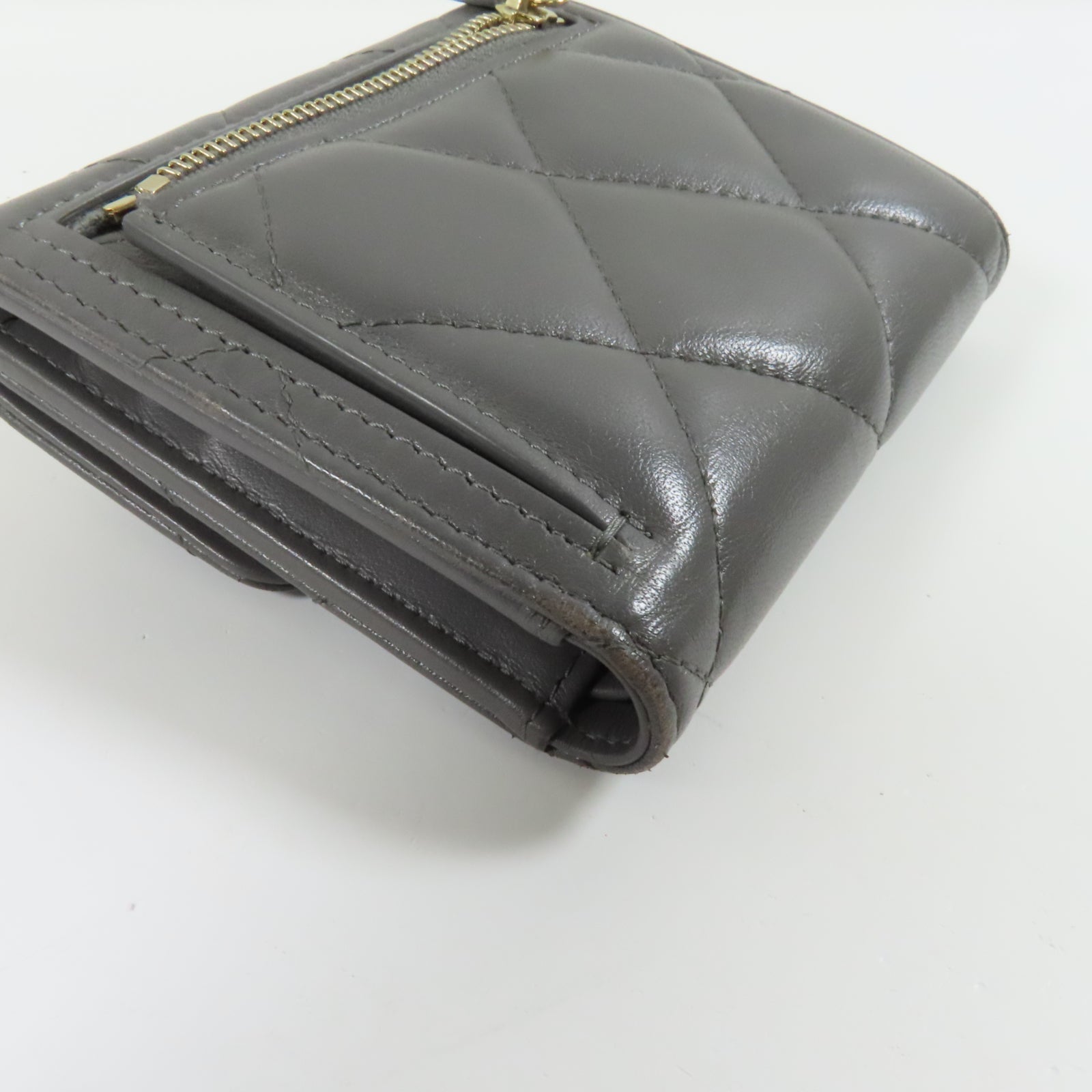 CHANEL 【激減優惠】菱格羊皮皮革Chanel 19 Small Flap Wallet銀扣錢包灰色