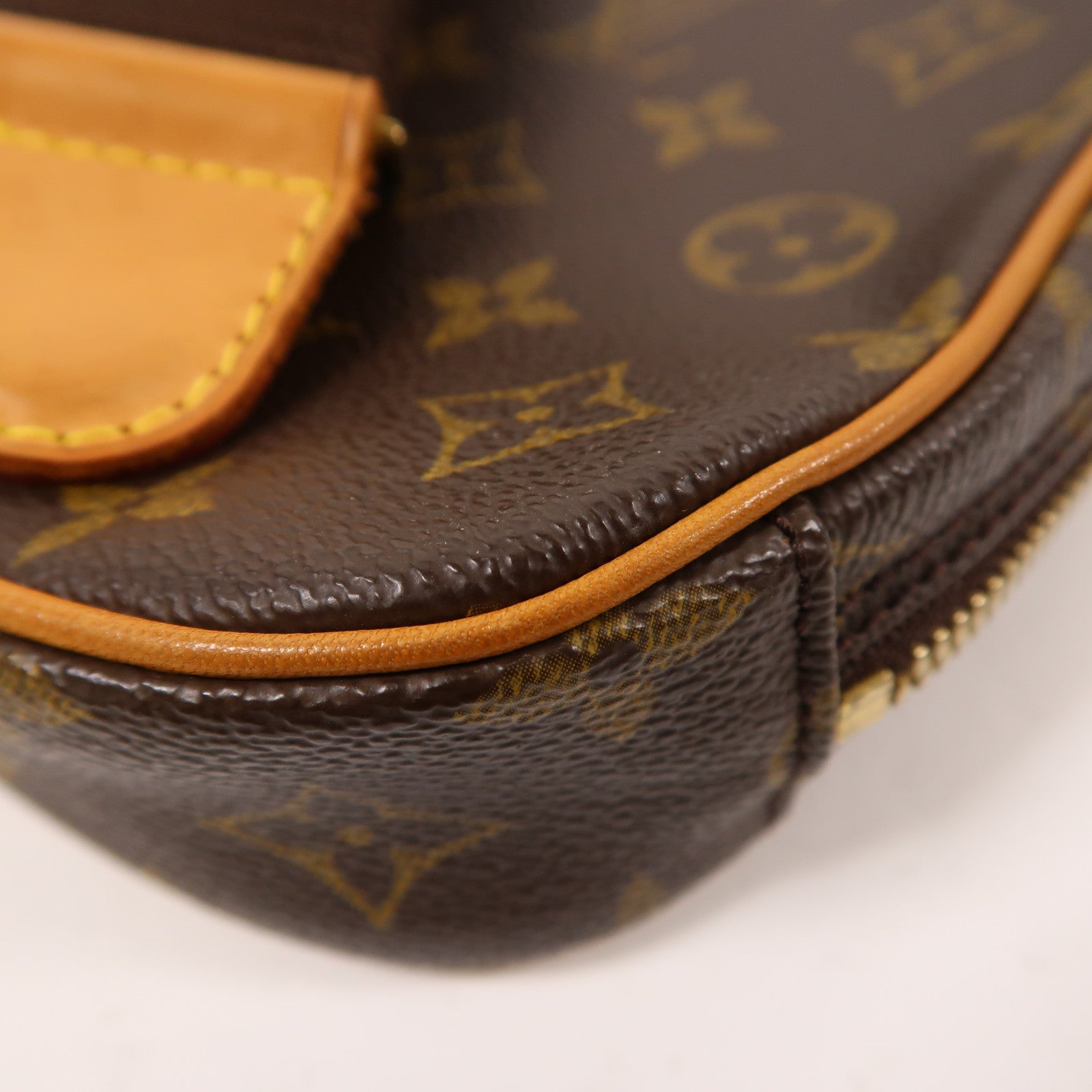 LOUIS VUITTON Monogram Pochette Gange金扣肩背袋