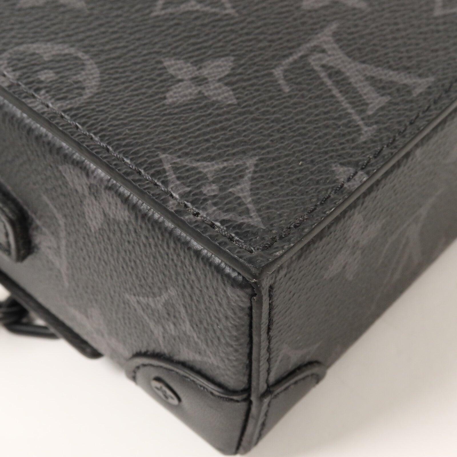LOUIS VUITTON Monogram Eclipse Steamer Wearable Wallet肩背袋