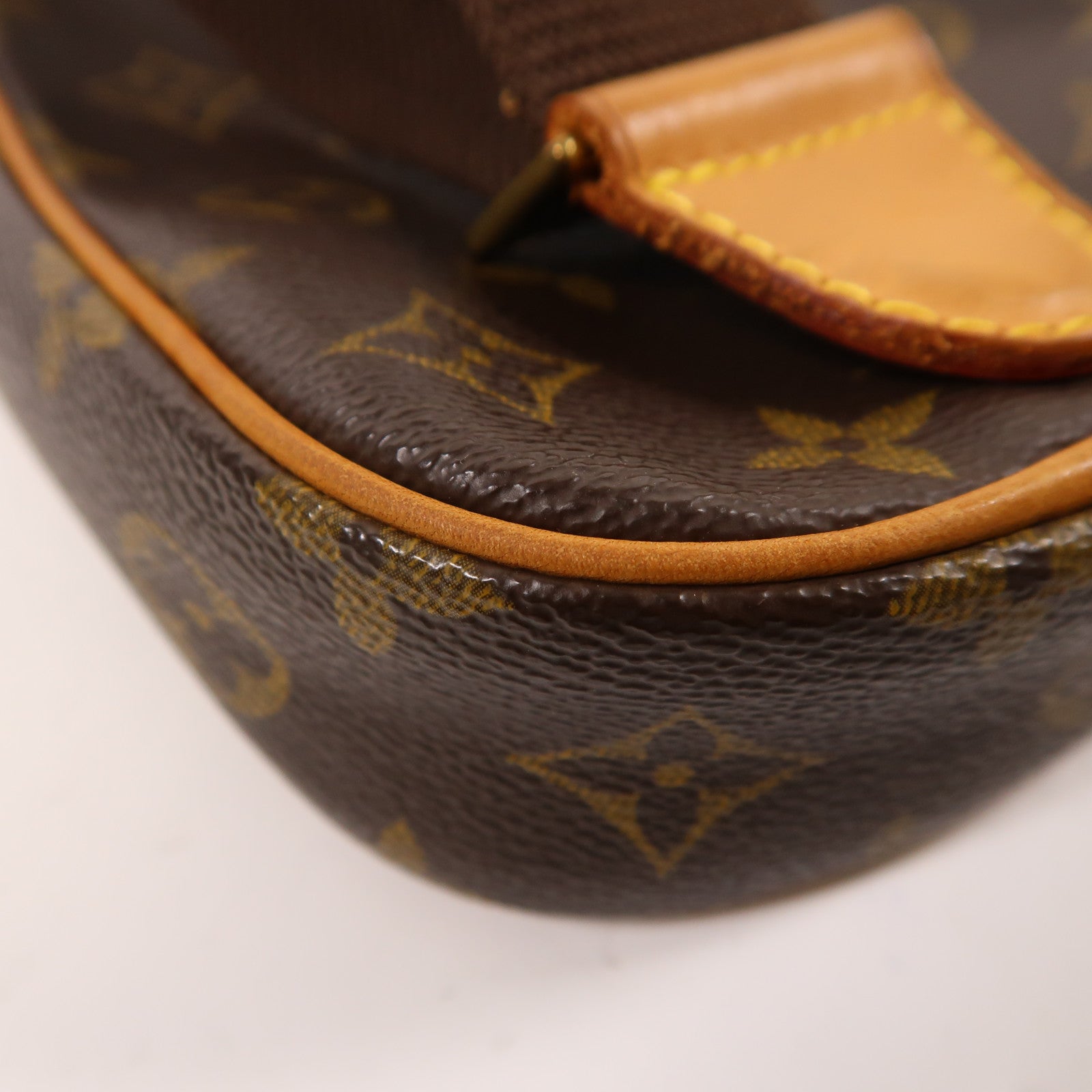 LOUIS VUITTON Monogram Pochette Gange金扣肩背袋