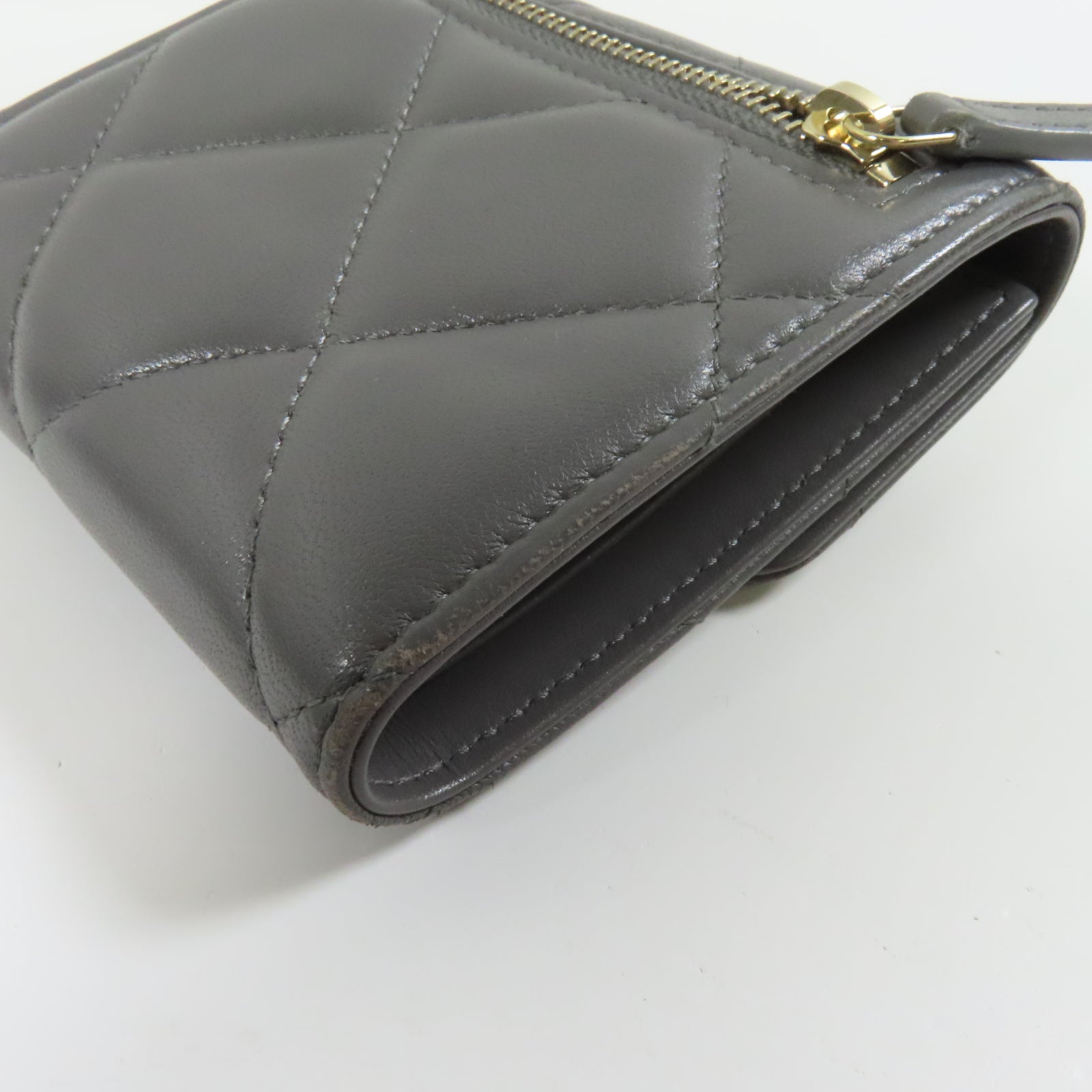 CHANEL 【激減優惠】菱格羊皮皮革Chanel 19 Small Flap Wallet銀扣錢包灰色