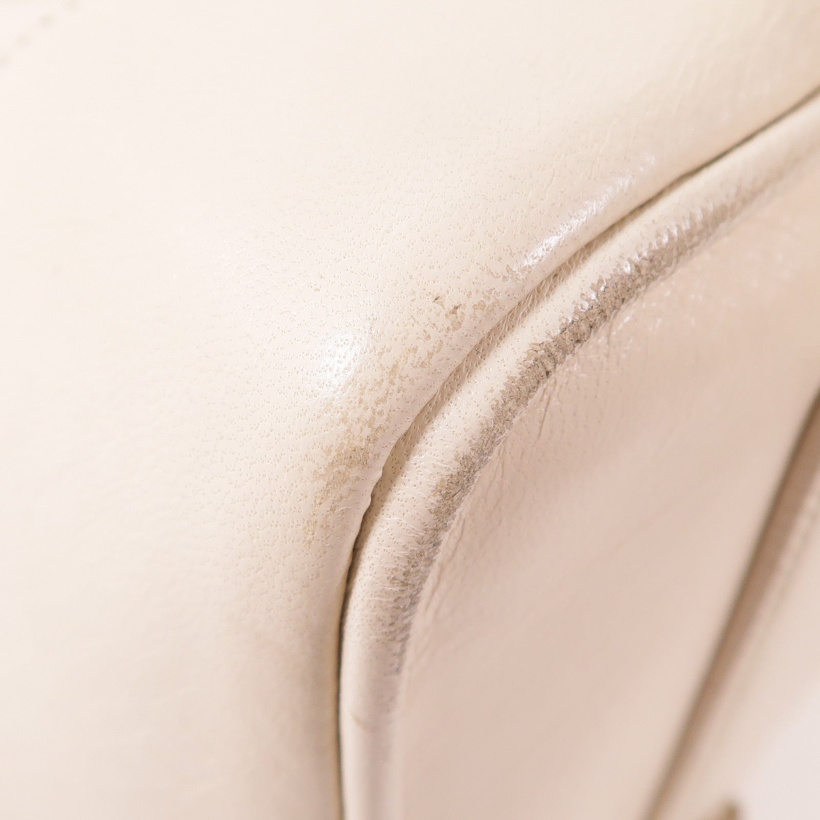 LOUIS VUITTON 牛皮皮革Riveting金扣肩背袋