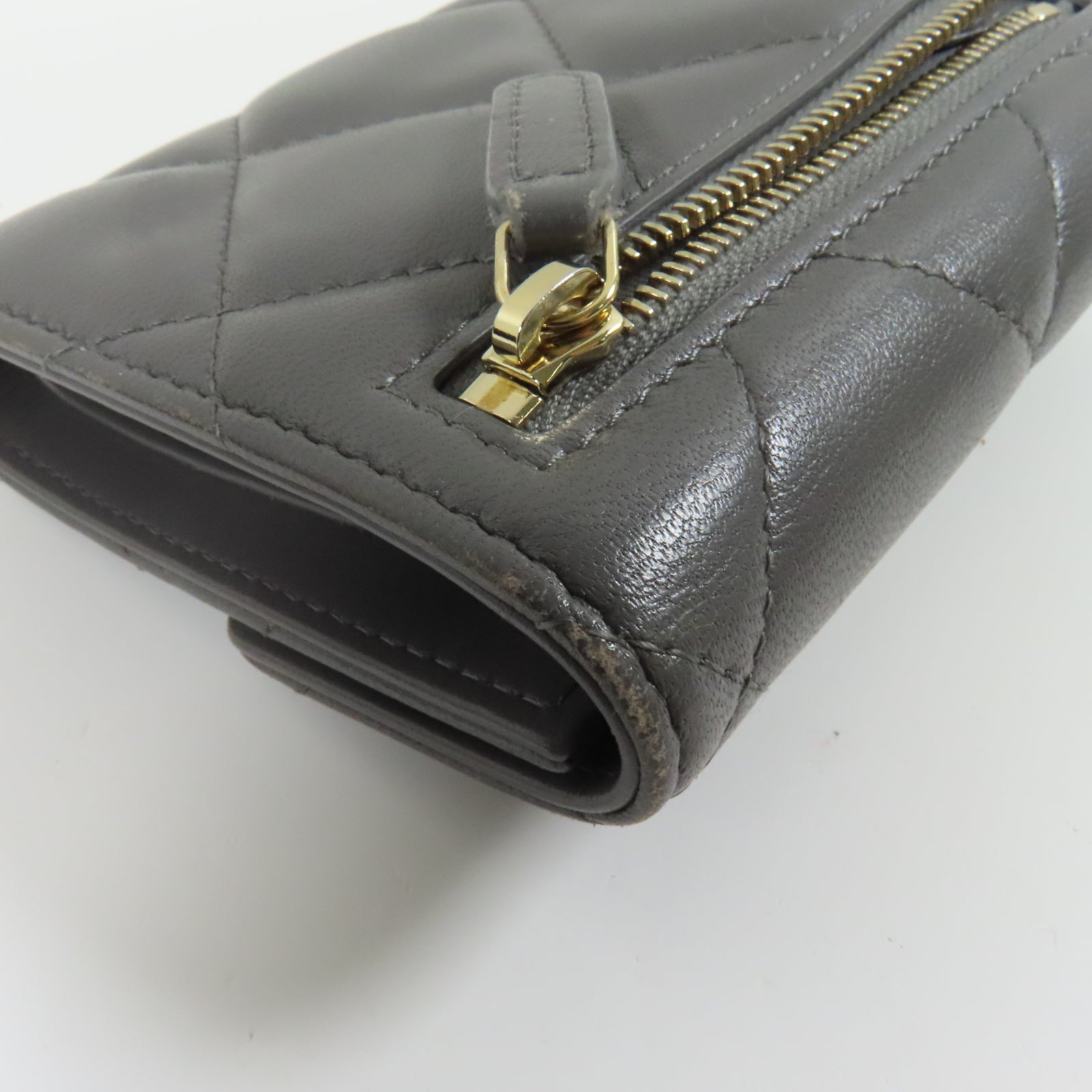 CHANEL 【激減優惠】菱格羊皮皮革Chanel 19 Small Flap Wallet銀扣錢包灰色