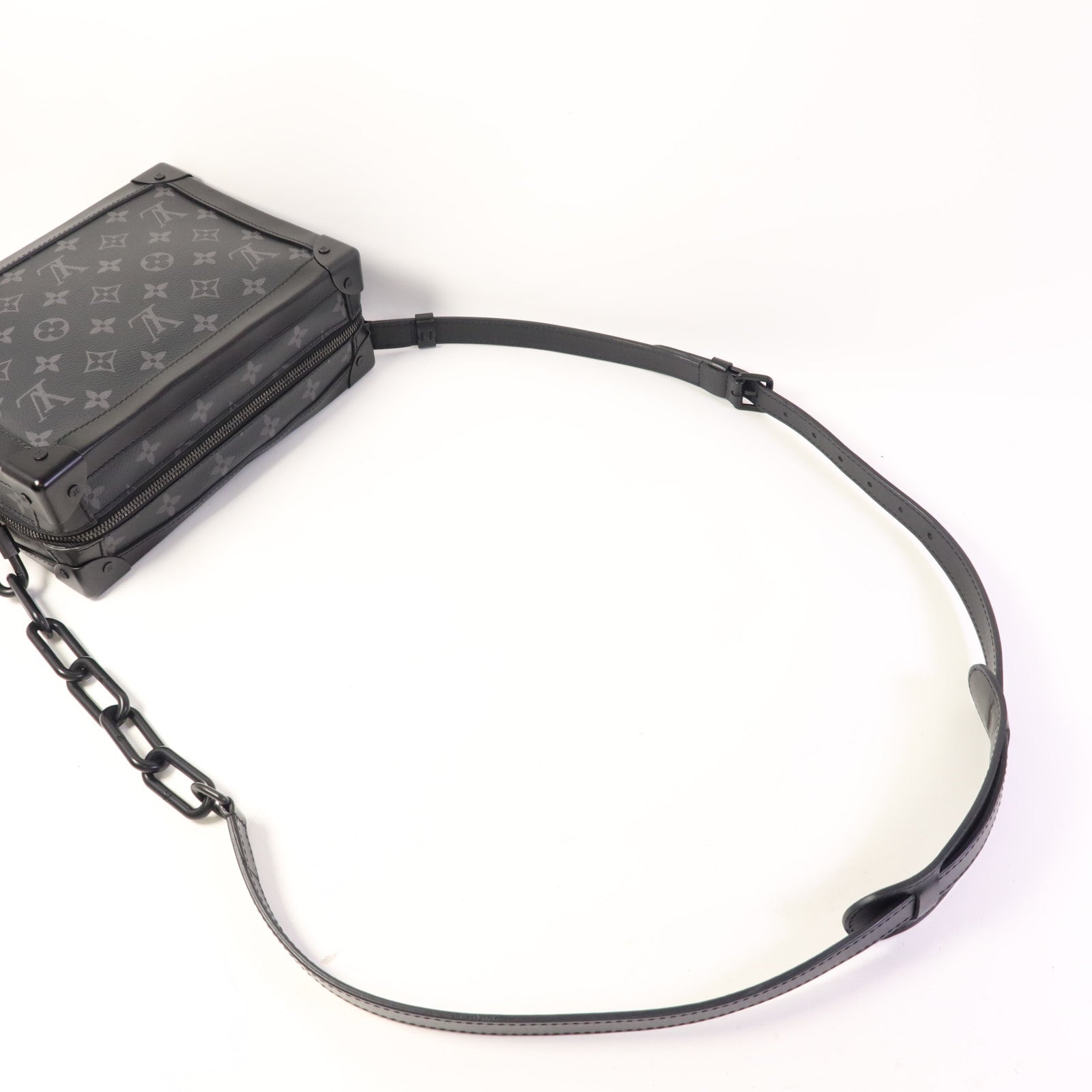 LOUIS VUITTON Monogram Eclipse Soft Trunk肩背袋