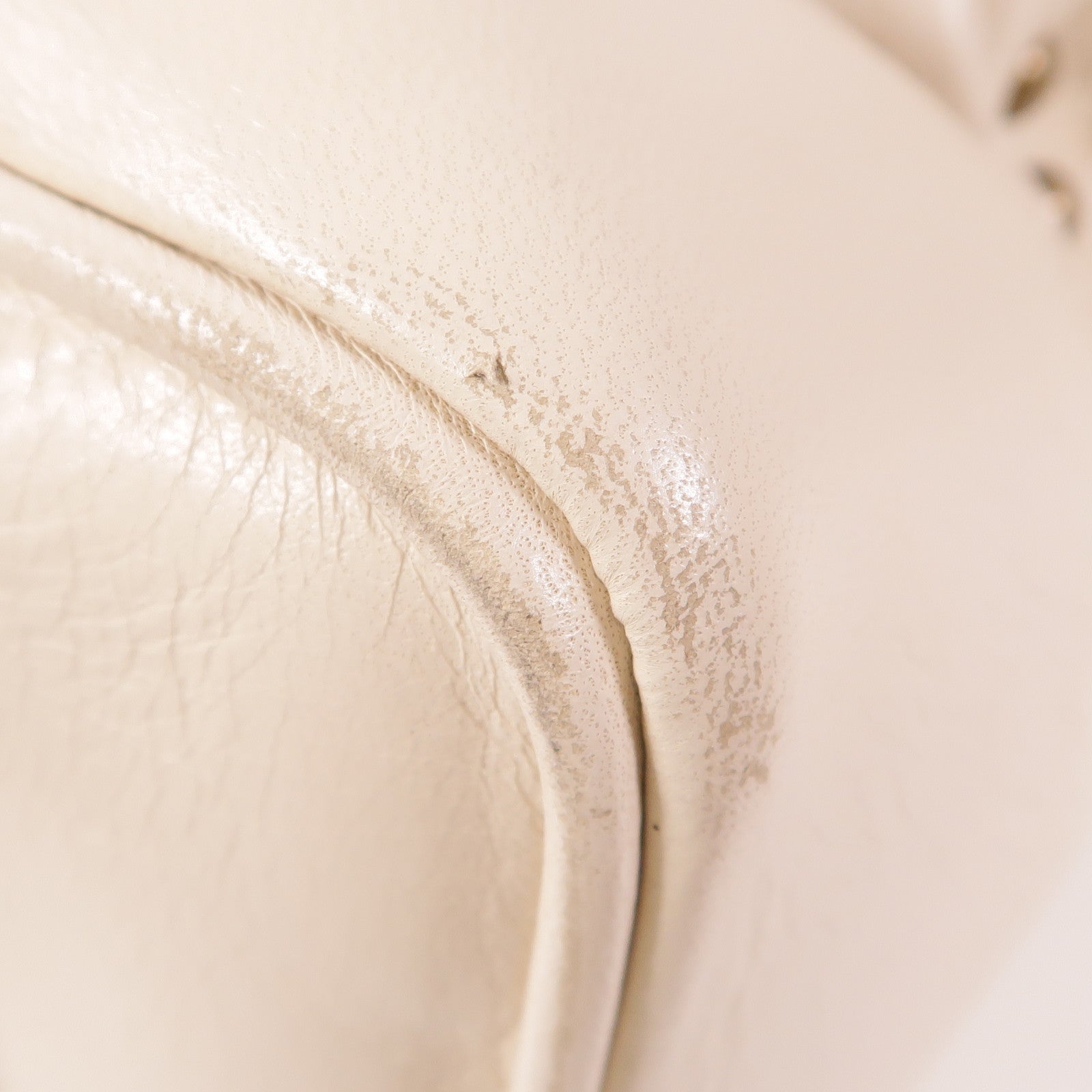 LOUIS VUITTON 牛皮皮革Riveting金扣肩背袋