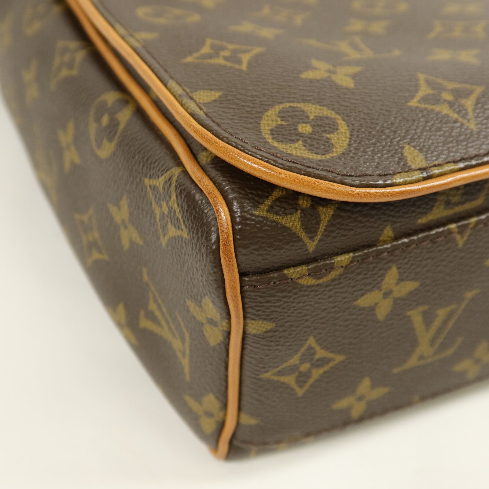 LOUIS VUITTON Monogram Abbesses肩背袋