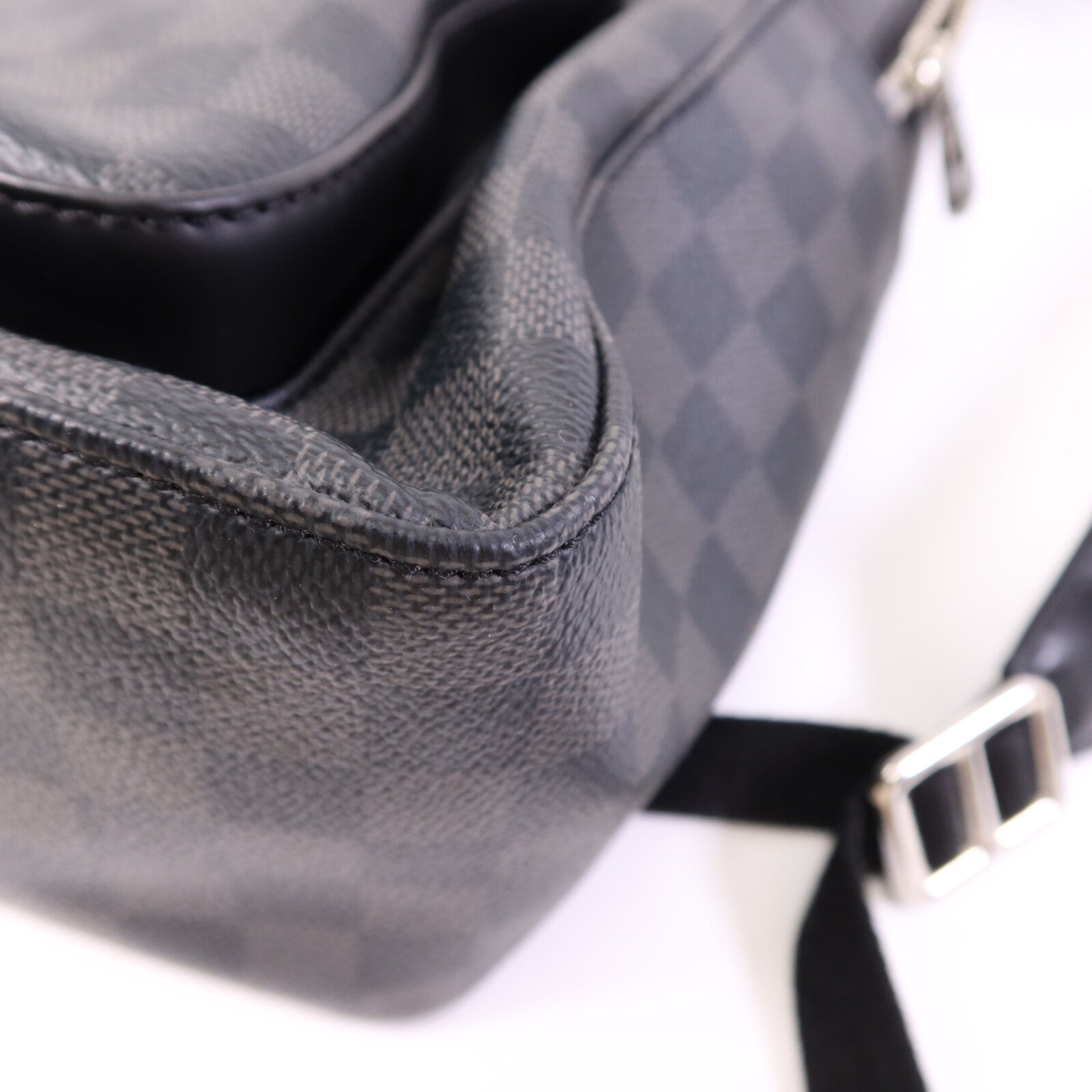LOUIS VUITTON Damier Graphite Josh銀扣背包