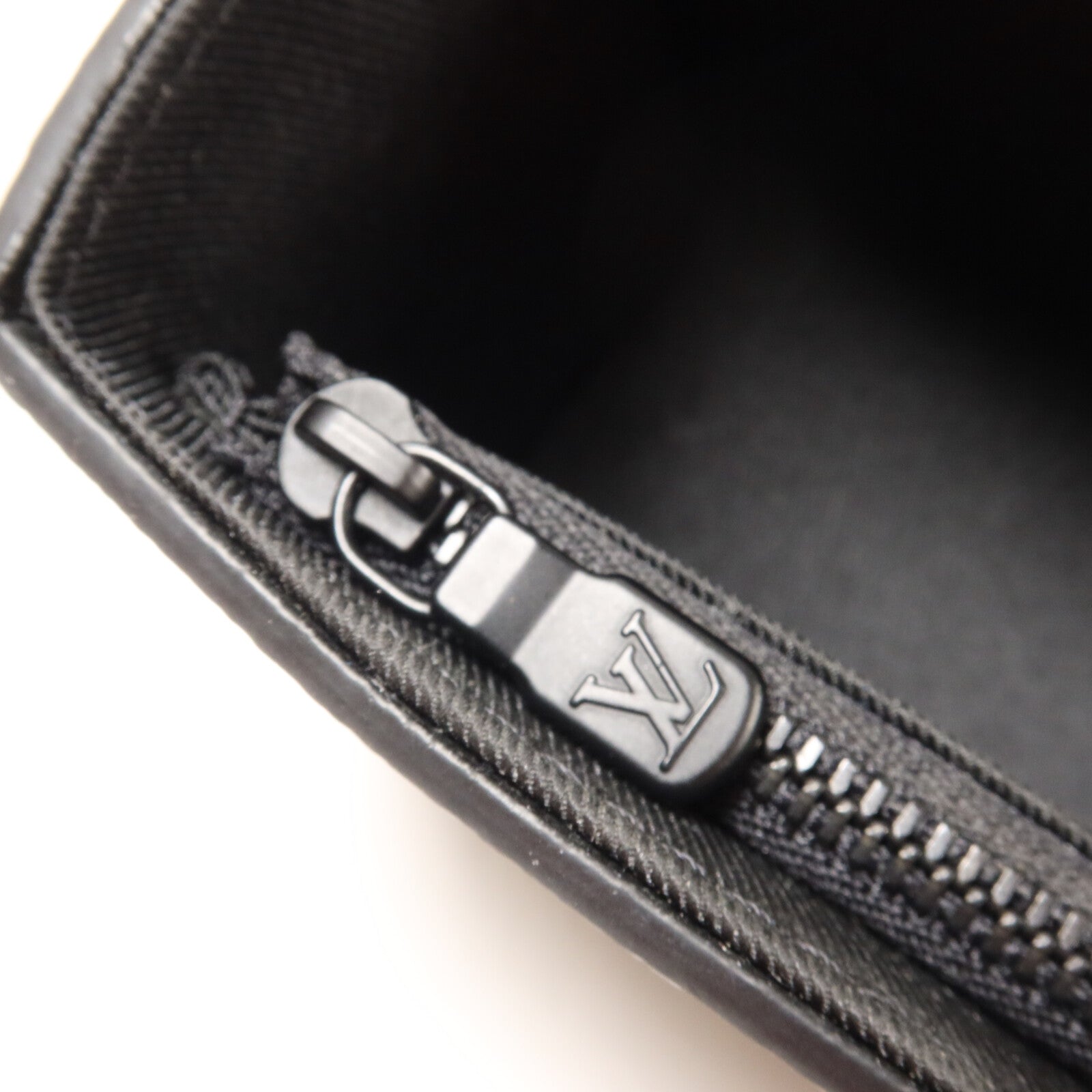 LOUIS VUITTON Monogram Eclipse Steamer Wearable Wallet肩背袋