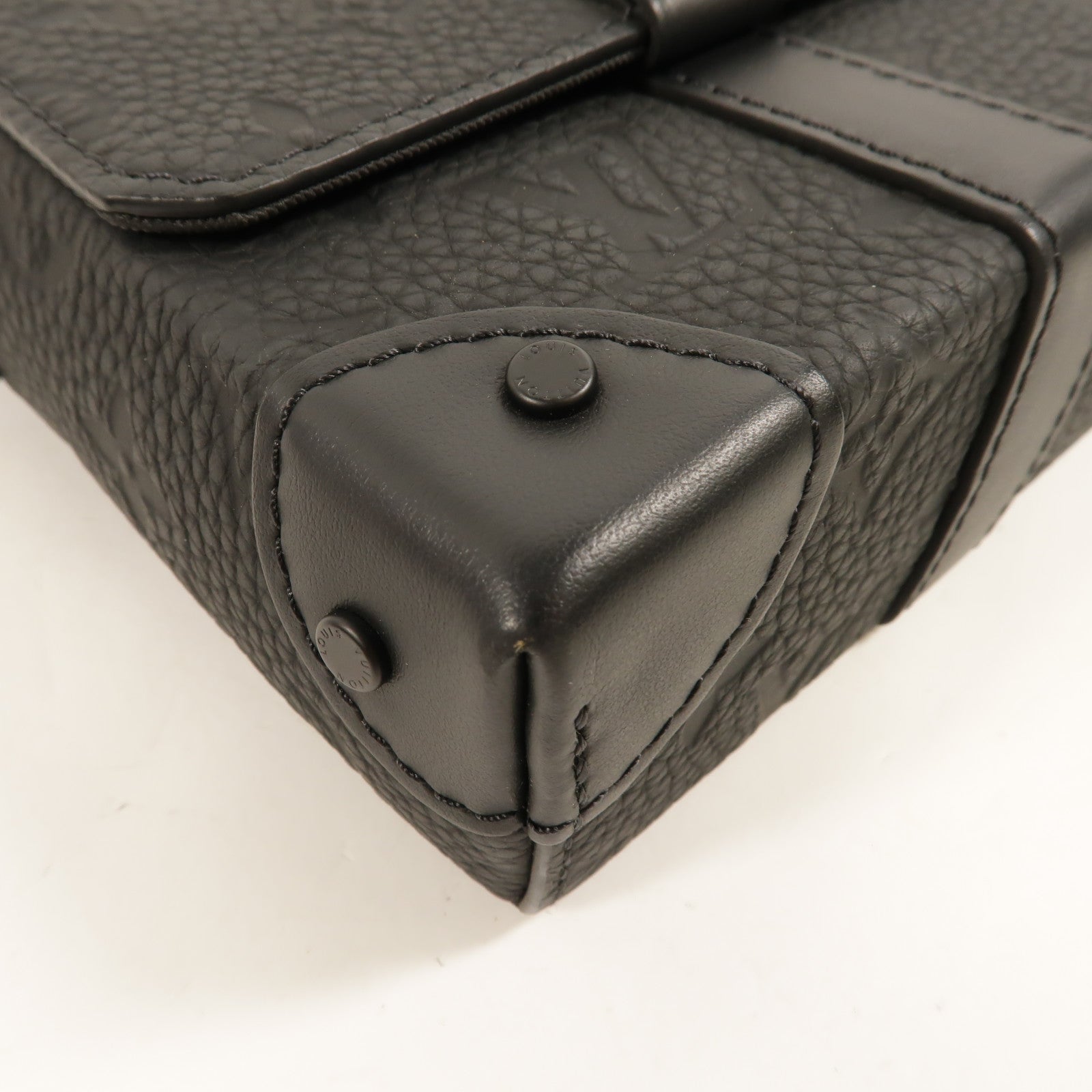 LOUIS VUITTON Monogram Taurillon Trunk Messenger Bag肩背袋