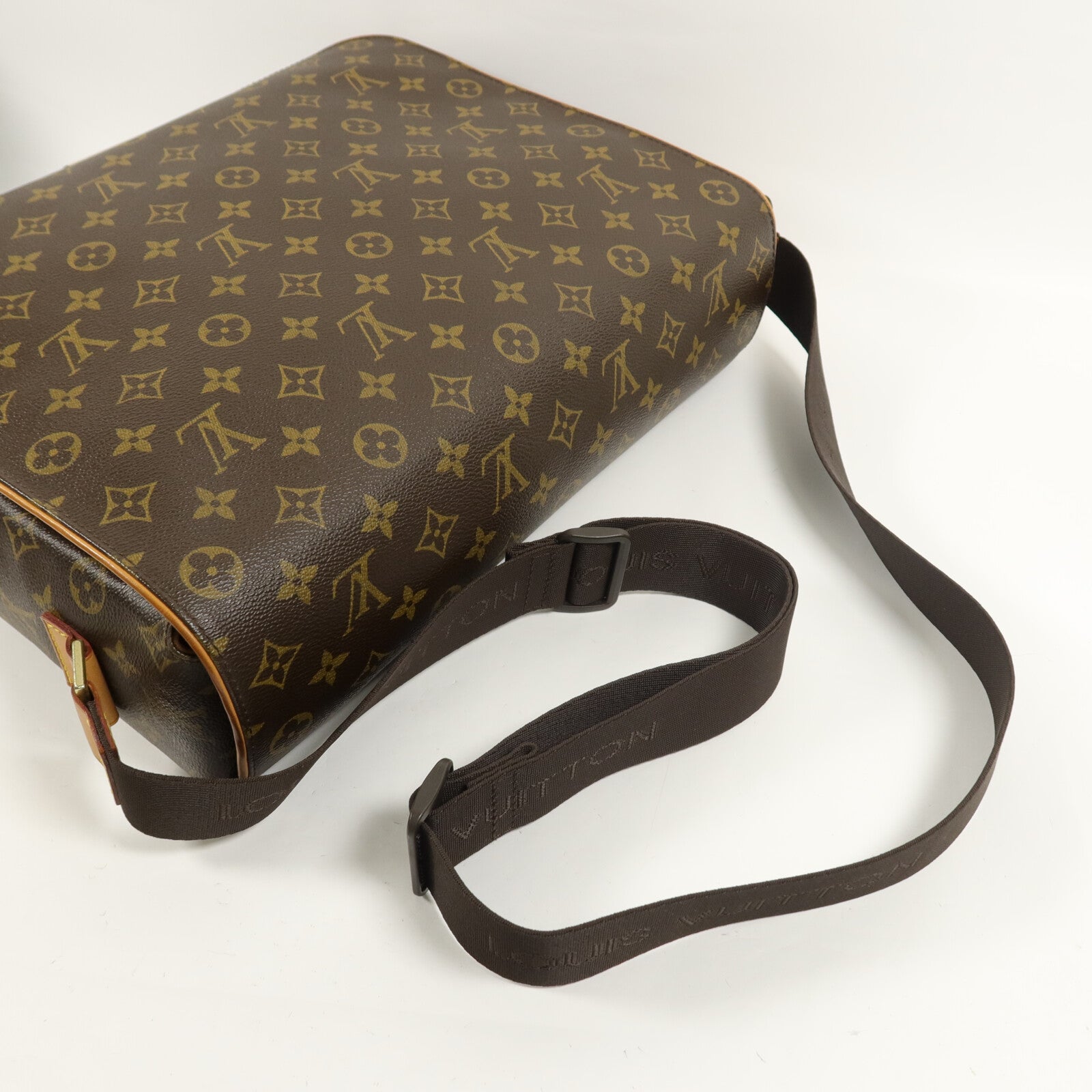 LOUIS VUITTON Monogram Abbesses肩背袋