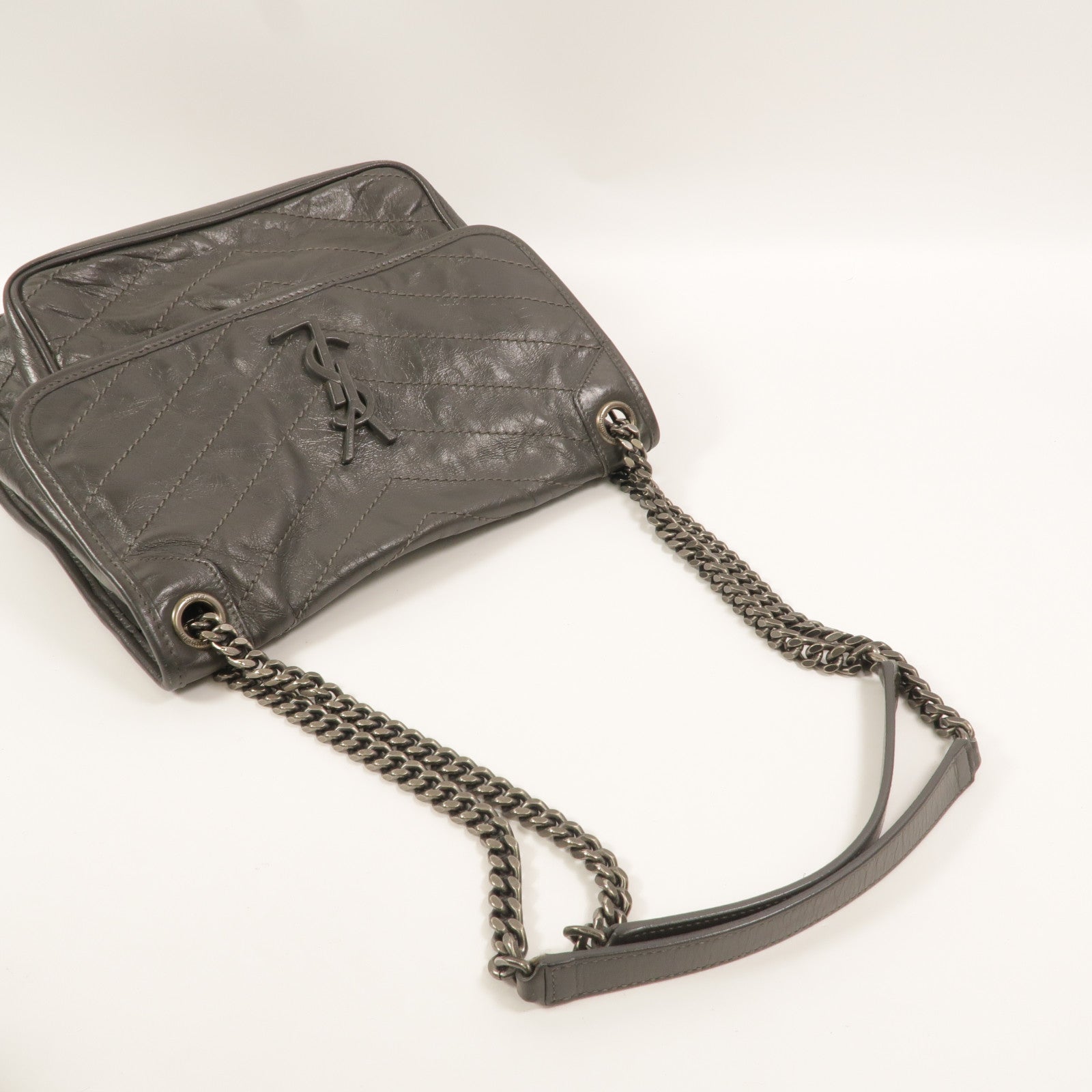 SAINT LAURENT 牛皮皮革Niki Medium Bag鏈帶肩背袋
