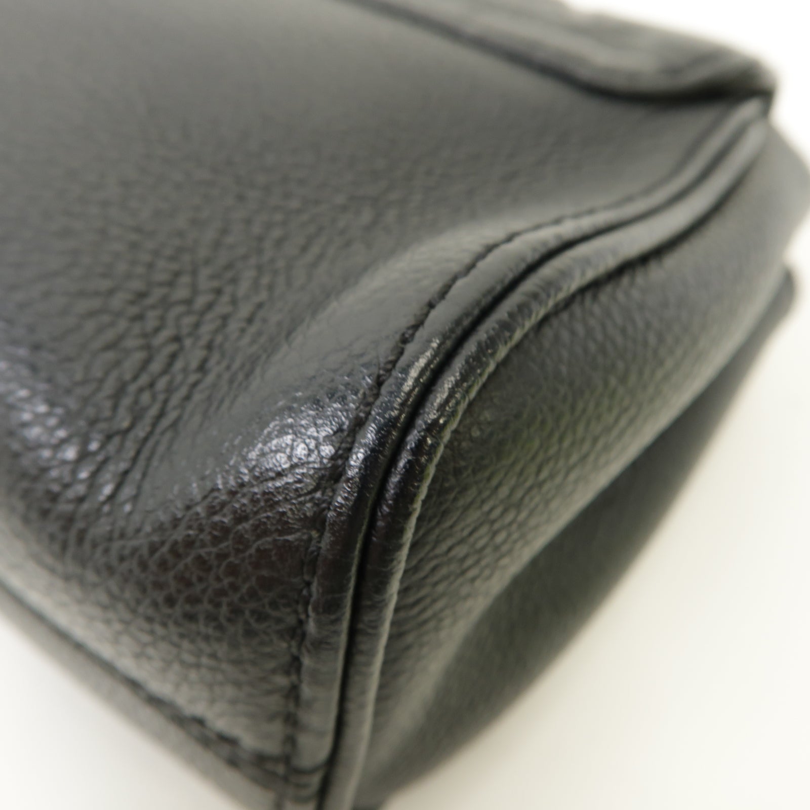 LOUIS VUITTON Monogram Empreinte Saint Germain BB金扣鏈帶肩背袋黑色