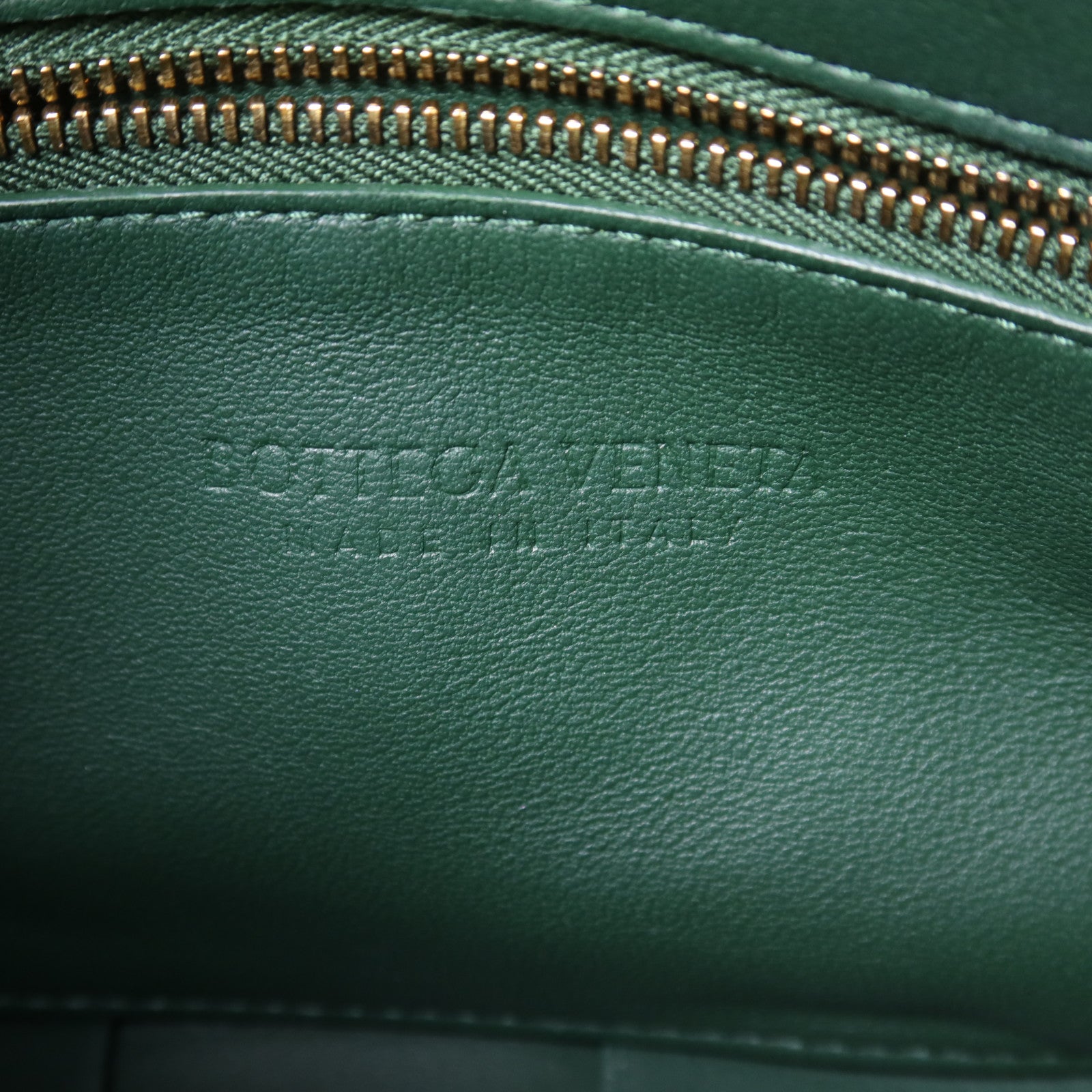 BOTTEGA VENETA 牛皮皮革Brick Cassette金扣肩背袋