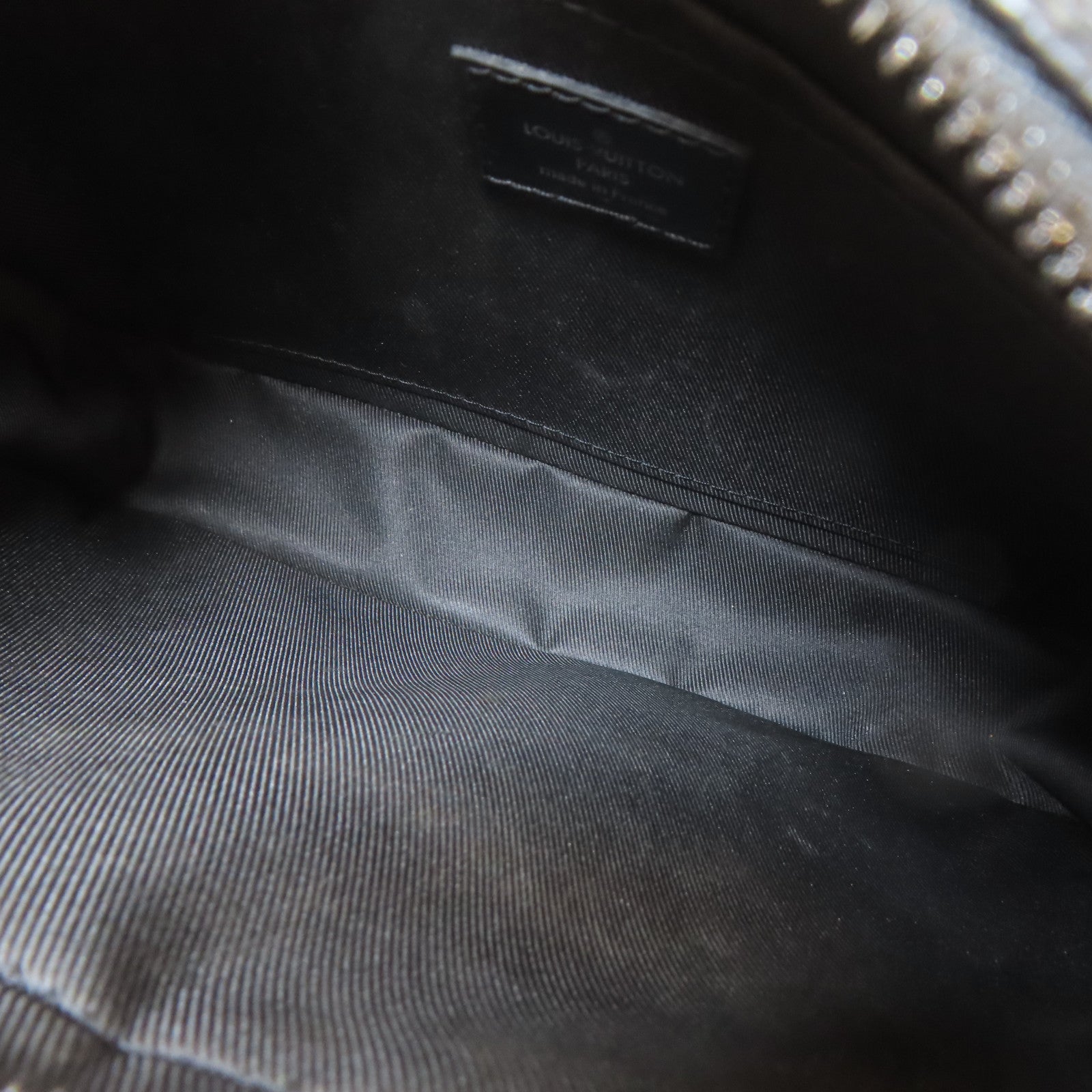LOUIS VUITTON Monogram Eclipse Steamer Messenger肩背袋黑色