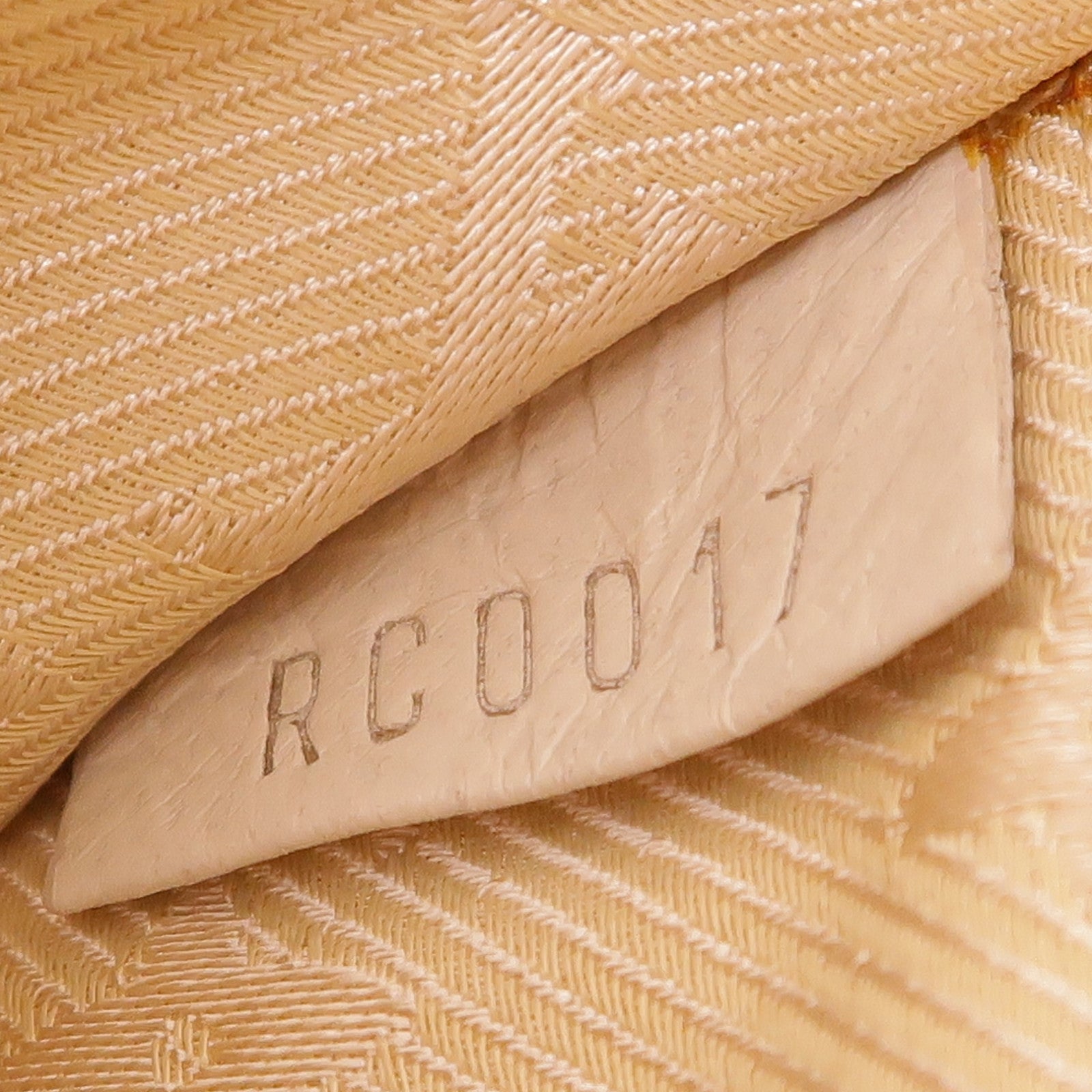 LOUIS VUITTON 牛皮皮革Riveting金扣肩背袋