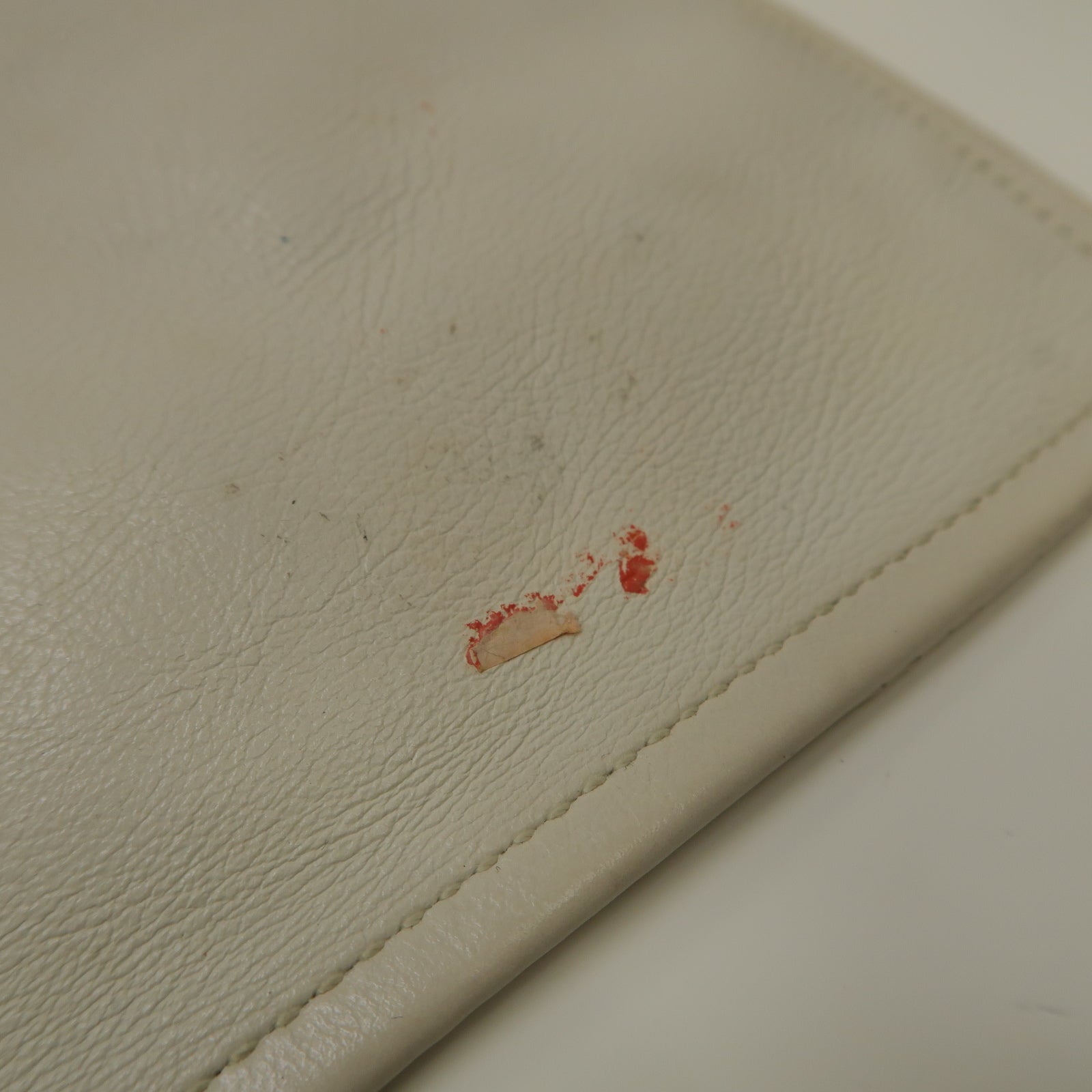 YVES SAINT LAURENT 牛皮皮革Vincennes Mombasa Hobo Bag金扣肩背袋白色