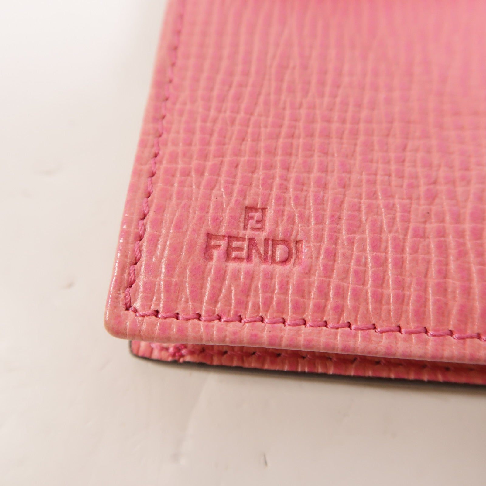 FENDI 塗層帆布Wallet On Chain金扣鏈帶肩背袋