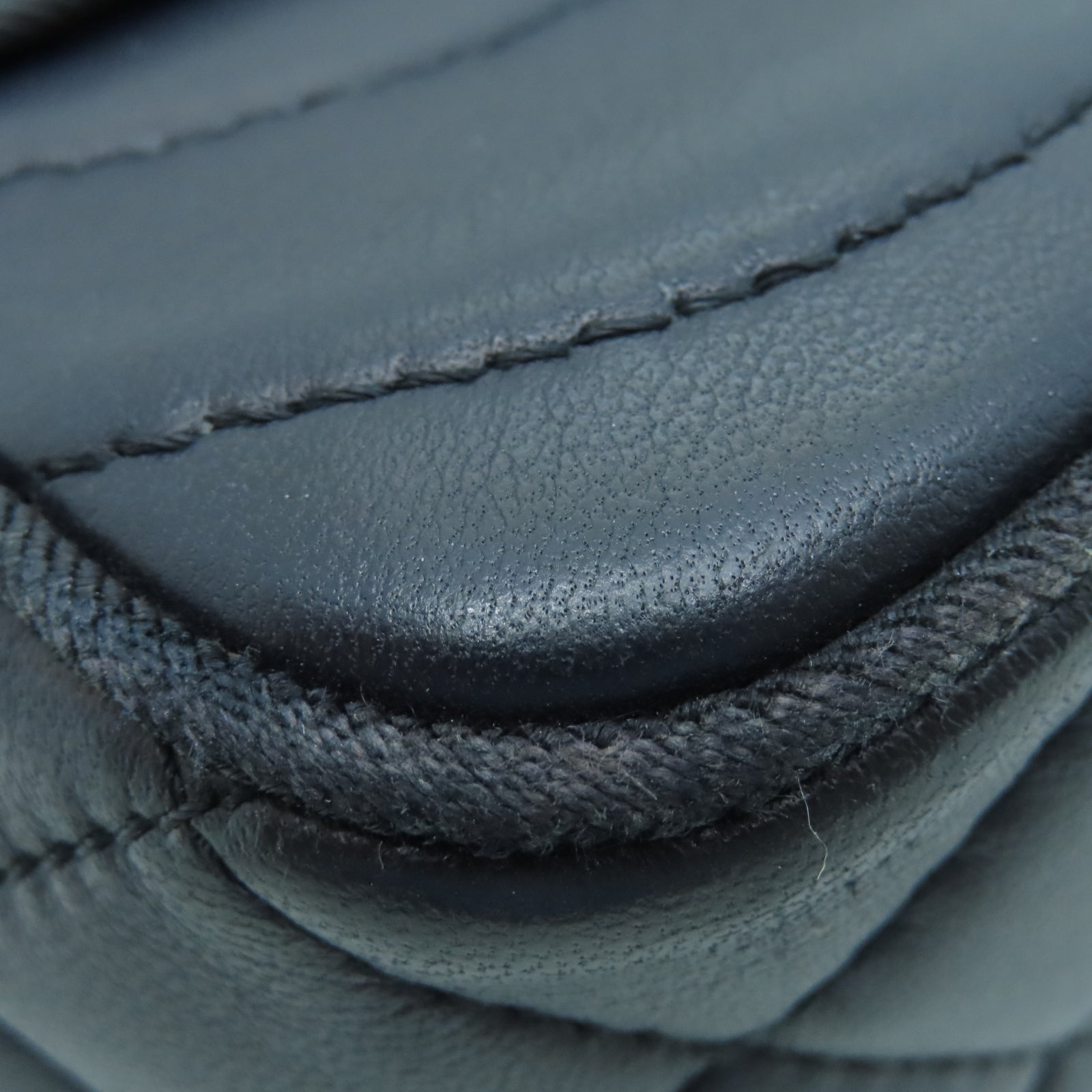 CHANEL 【清倉大減價】羊皮皮革Chain Shoulder金扣鏈帶肩背袋深藍色