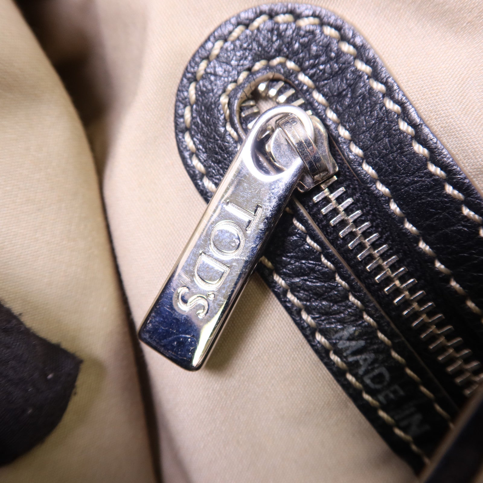 TOD'S 塗層帆布Shoulder Bag銀扣肩背袋