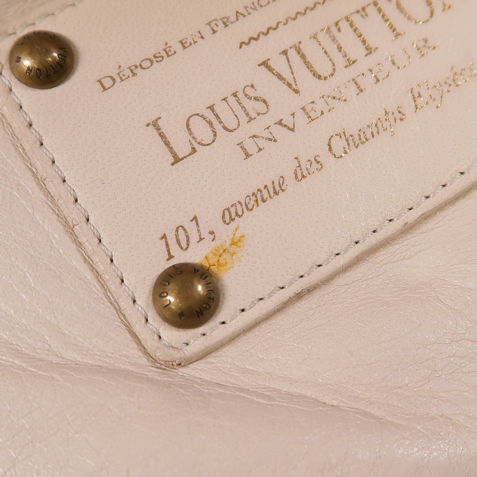 LOUIS VUITTON 牛皮皮革Riveting金扣肩背袋