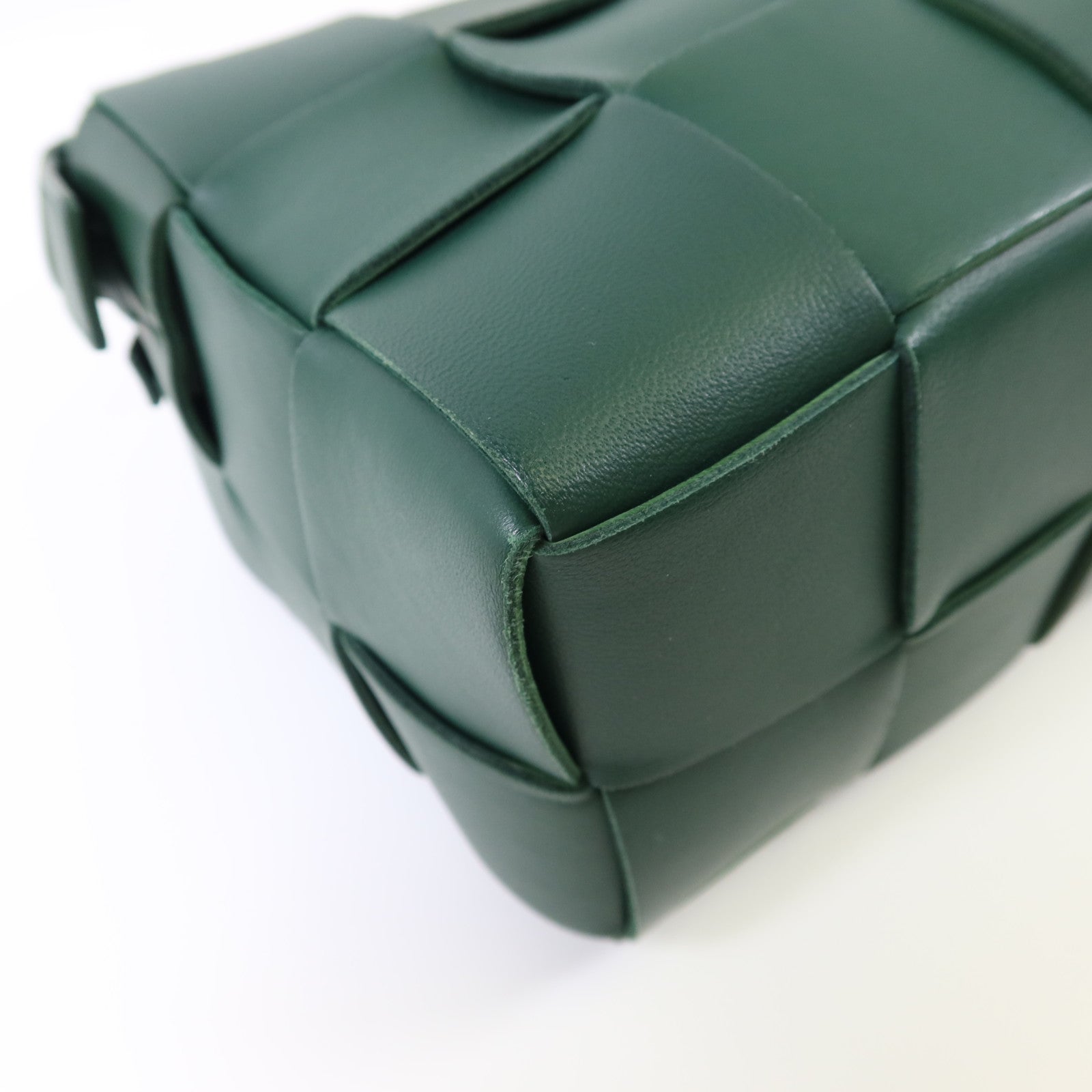 BOTTEGA VENETA 牛皮皮革Brick Cassette金扣肩背袋