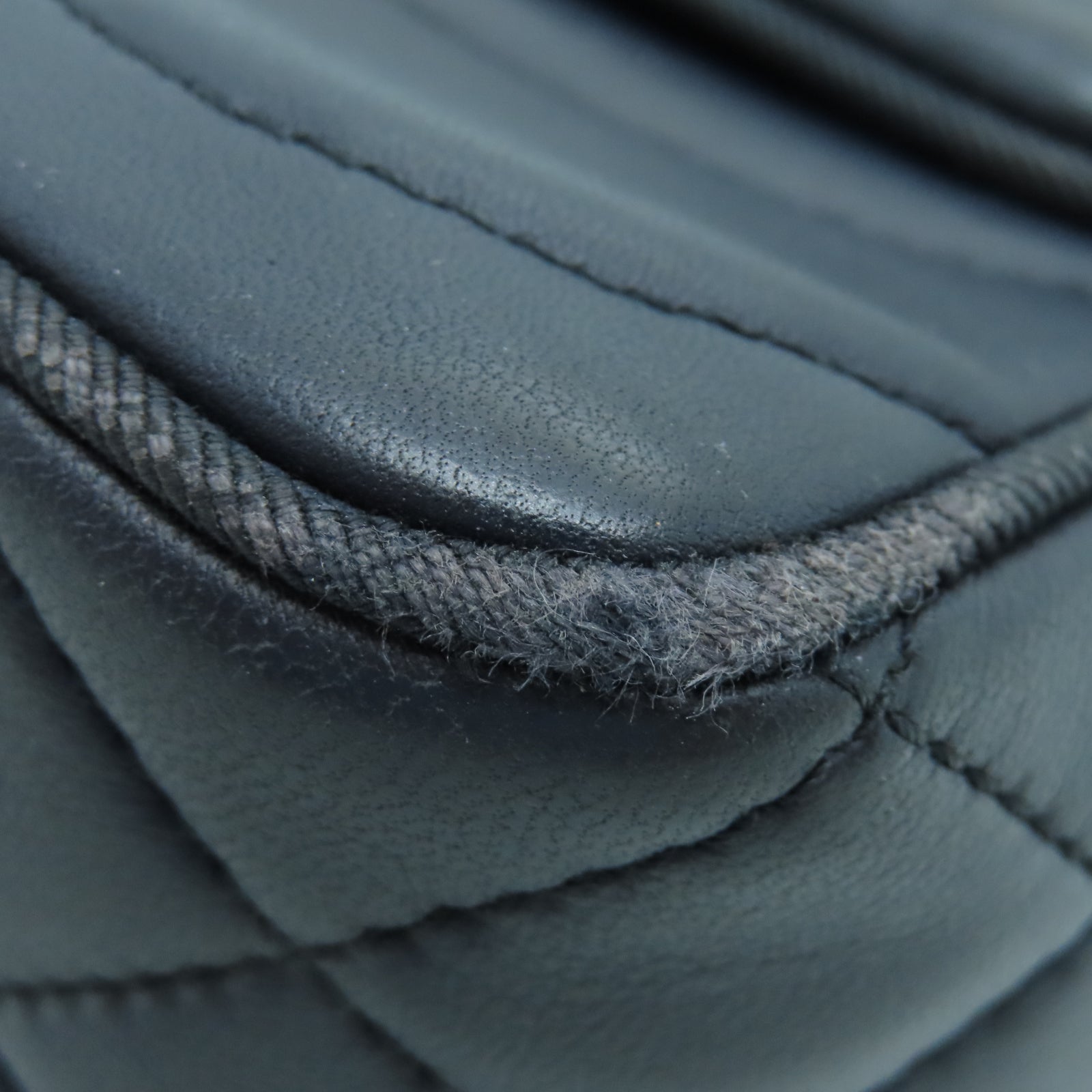 CHANEL 【清倉大減價】羊皮皮革Chain Shoulder金扣鏈帶肩背袋深藍色