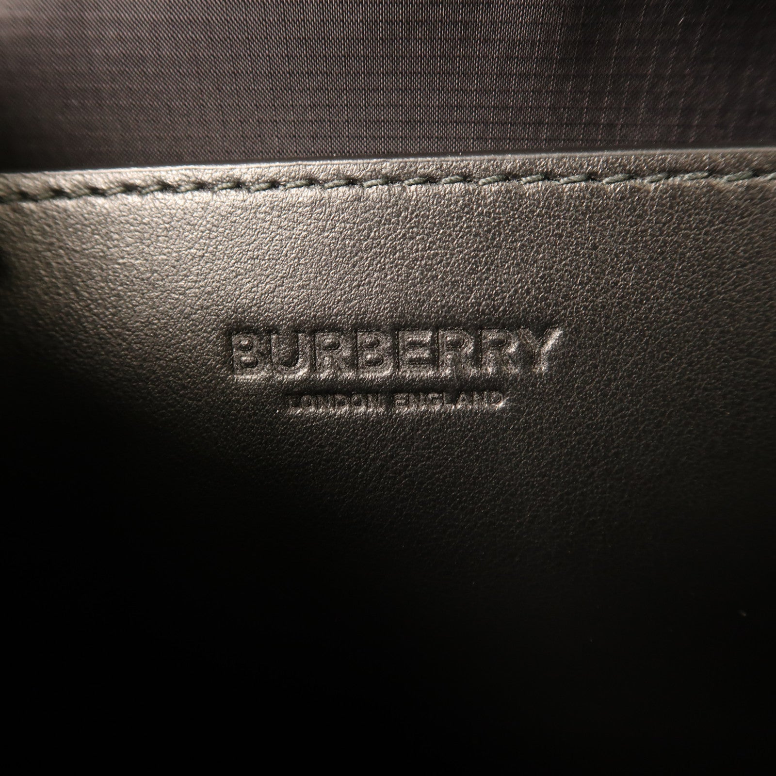 BURBERRY 尼龍Econyl銀扣肩背袋
