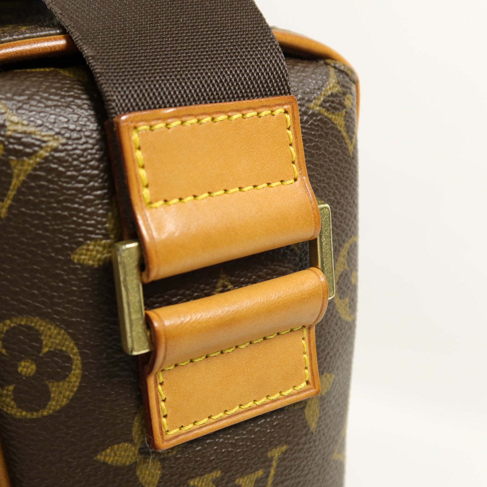 LOUIS VUITTON Monogram Abbesses肩背袋