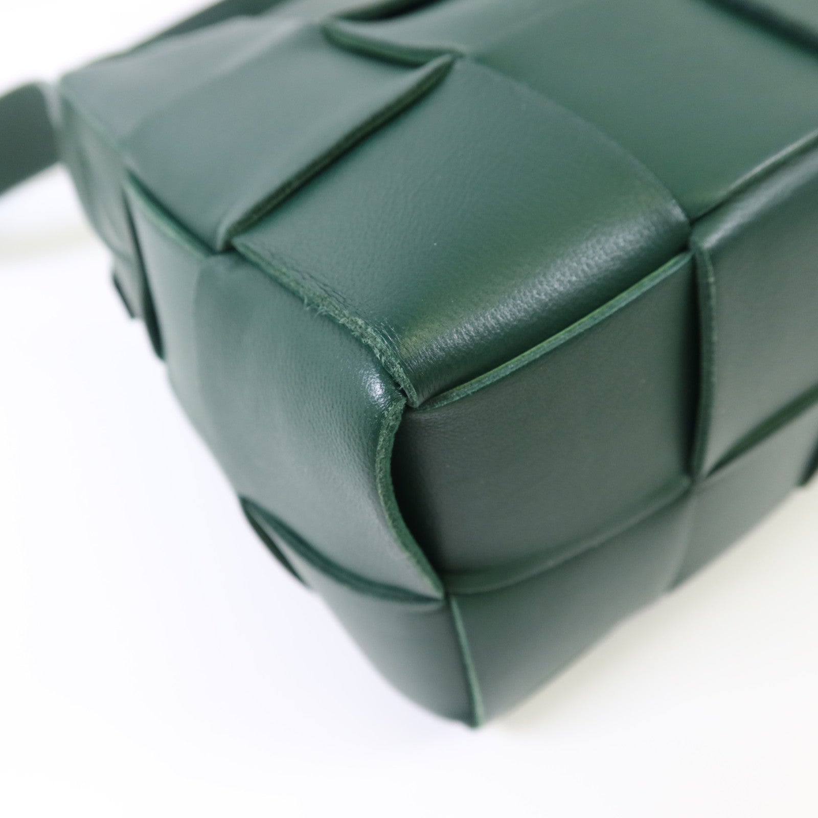 BOTTEGA VENETA 牛皮皮革Brick Cassette金扣肩背袋