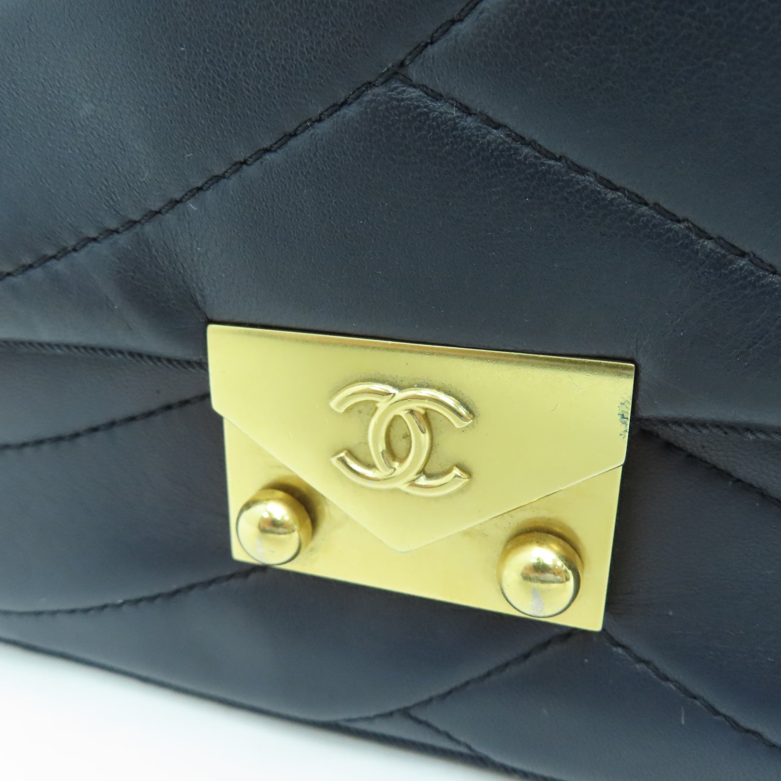 CHANEL 【清倉大減價】羊皮皮革Chain Shoulder金扣鏈帶肩背袋深藍色
