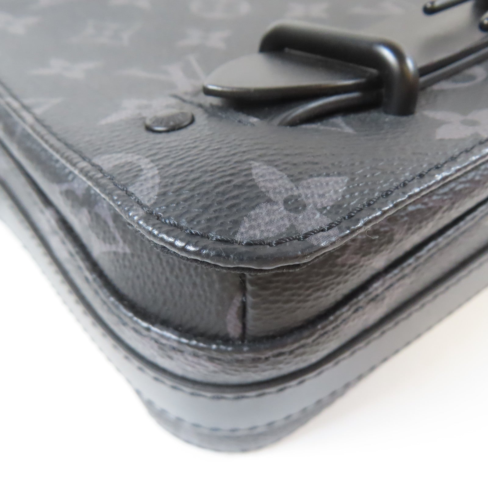 LOUIS VUITTON Monogram Eclipse Steamer Messenger肩背袋黑色
