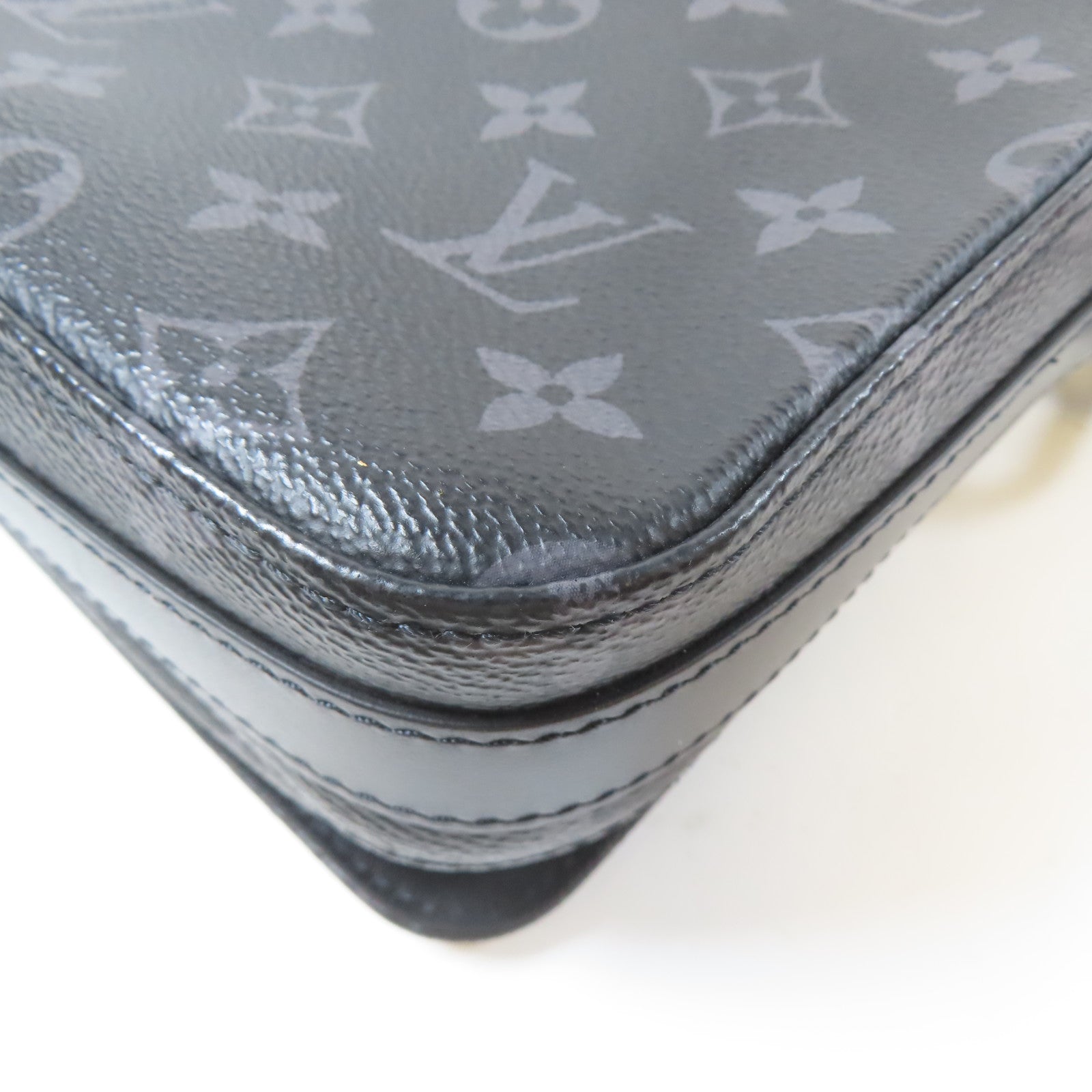 LOUIS VUITTON Monogram Eclipse Steamer Messenger肩背袋黑色