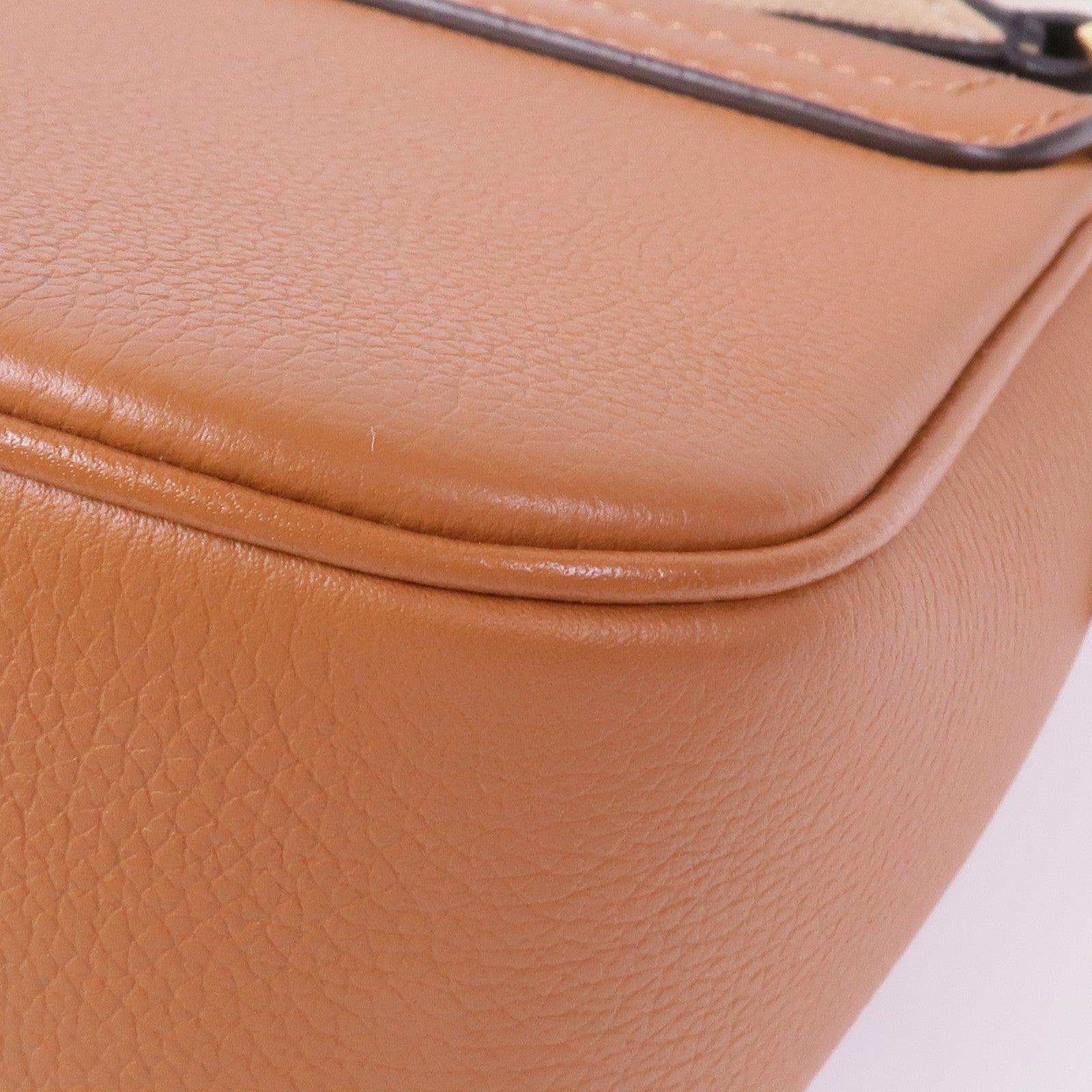 LOUIS VUITTON 牛皮皮革Lockme Tender金扣肩背袋