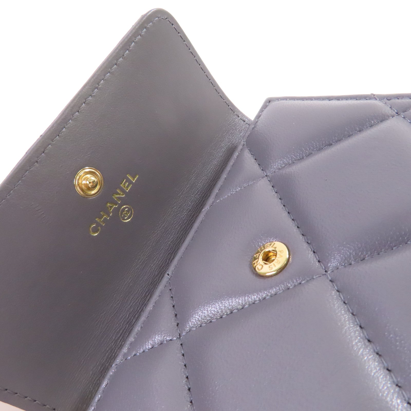 CHANEL 菱格羊皮皮革Chanel 19 Trifold Wallet金扣短錢包灰色