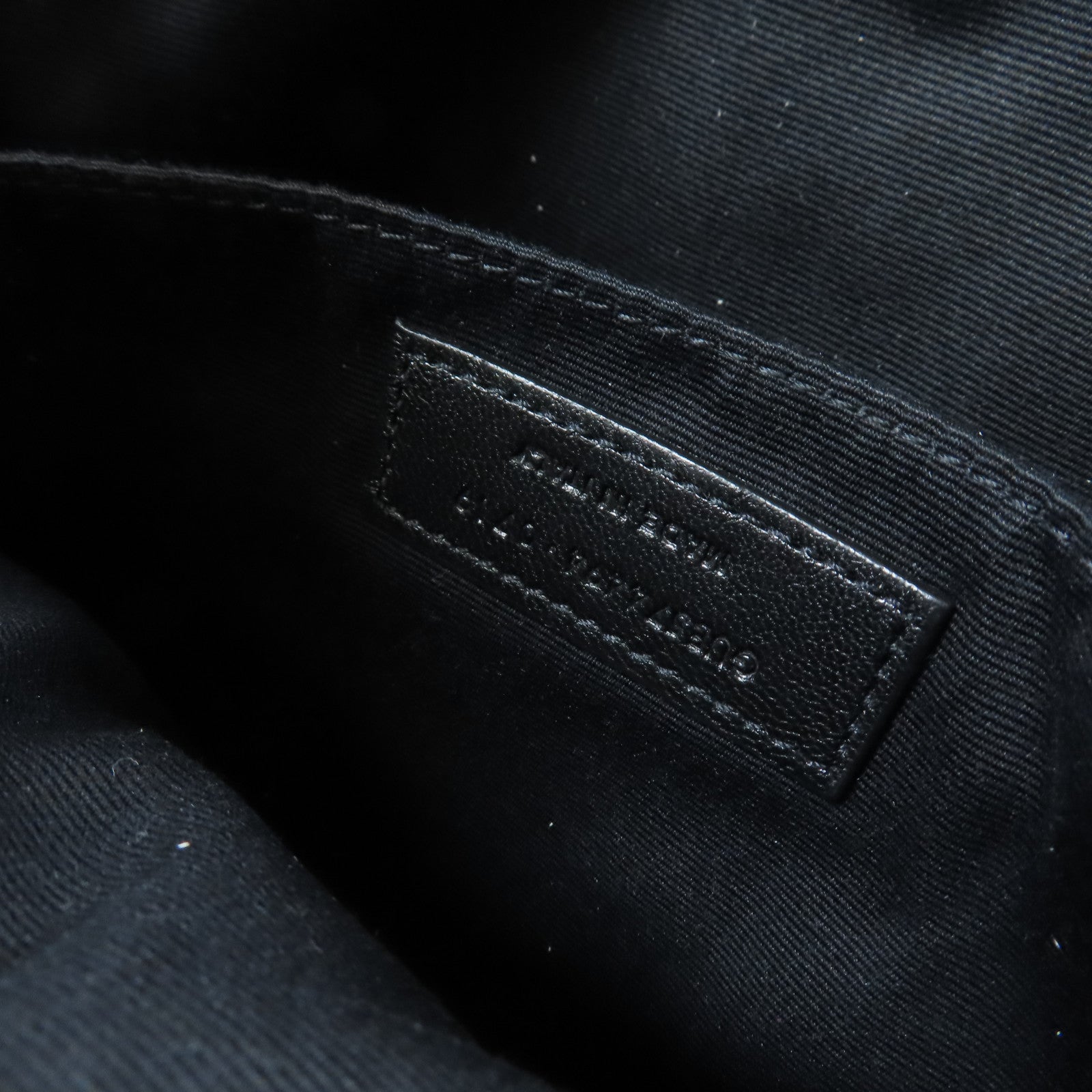 SAINT LAURENT 牛皮皮革Lou Camera金扣肩背袋