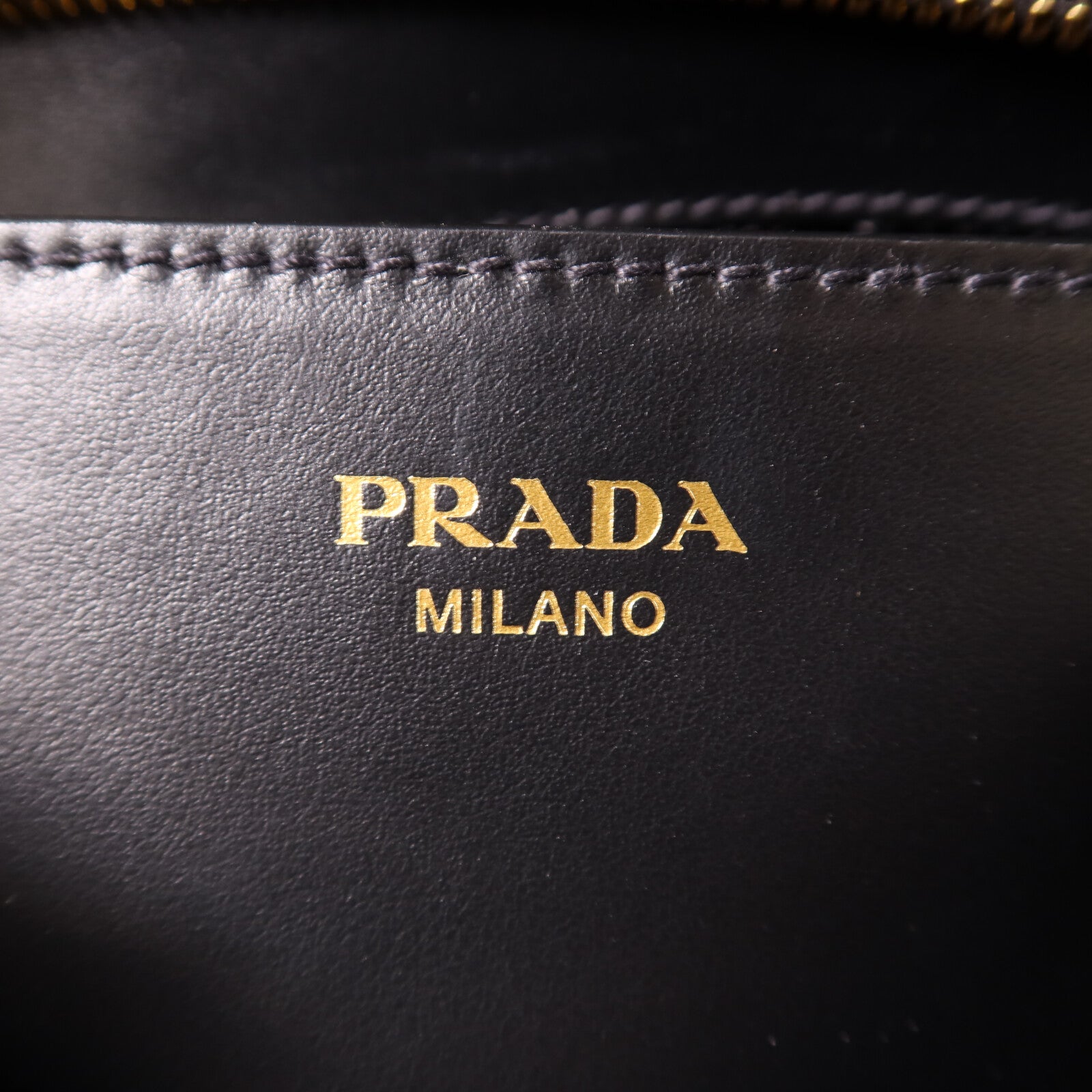 PRADA 牛皮皮革Shoulder Bag金扣手挽肩背兩用袋