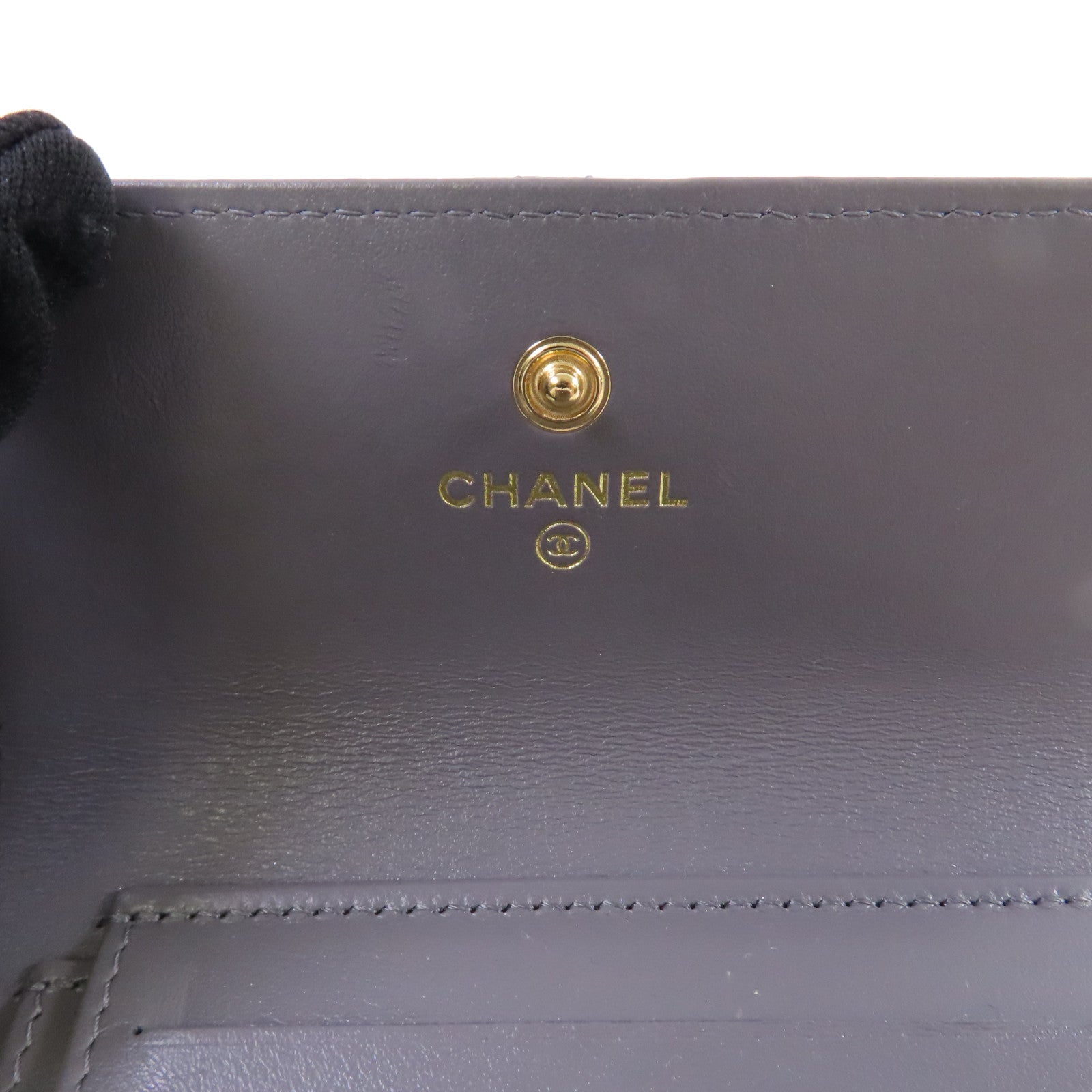 CHANEL 菱格羊皮皮革Chanel 19 Trifold Wallet金扣短錢包灰色