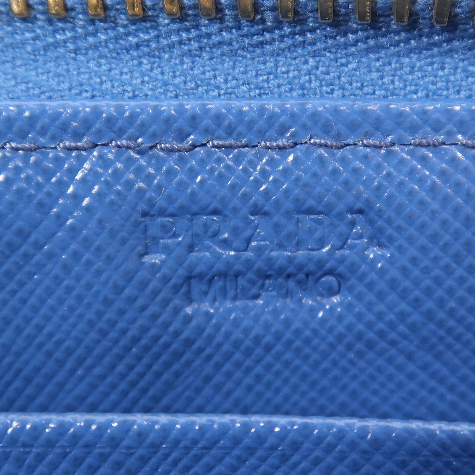 PRADA 牛皮皮革Wallet金扣長錢包