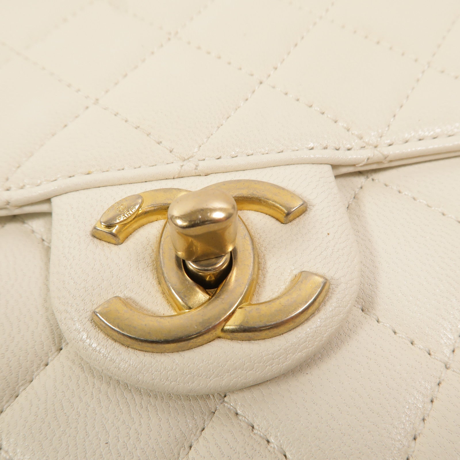 CHANEL 牛皮皮革Chic Pearl Flap Bag鏈帶肩背袋