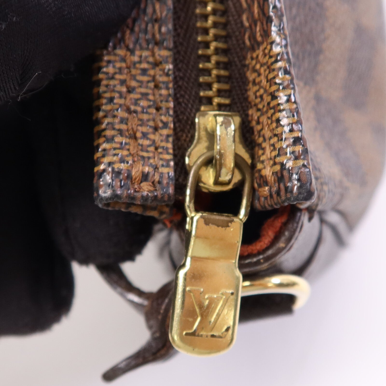 LOUIS VUITTON Damier Trousse Makeup Accessory Pouch金扣手挽袋