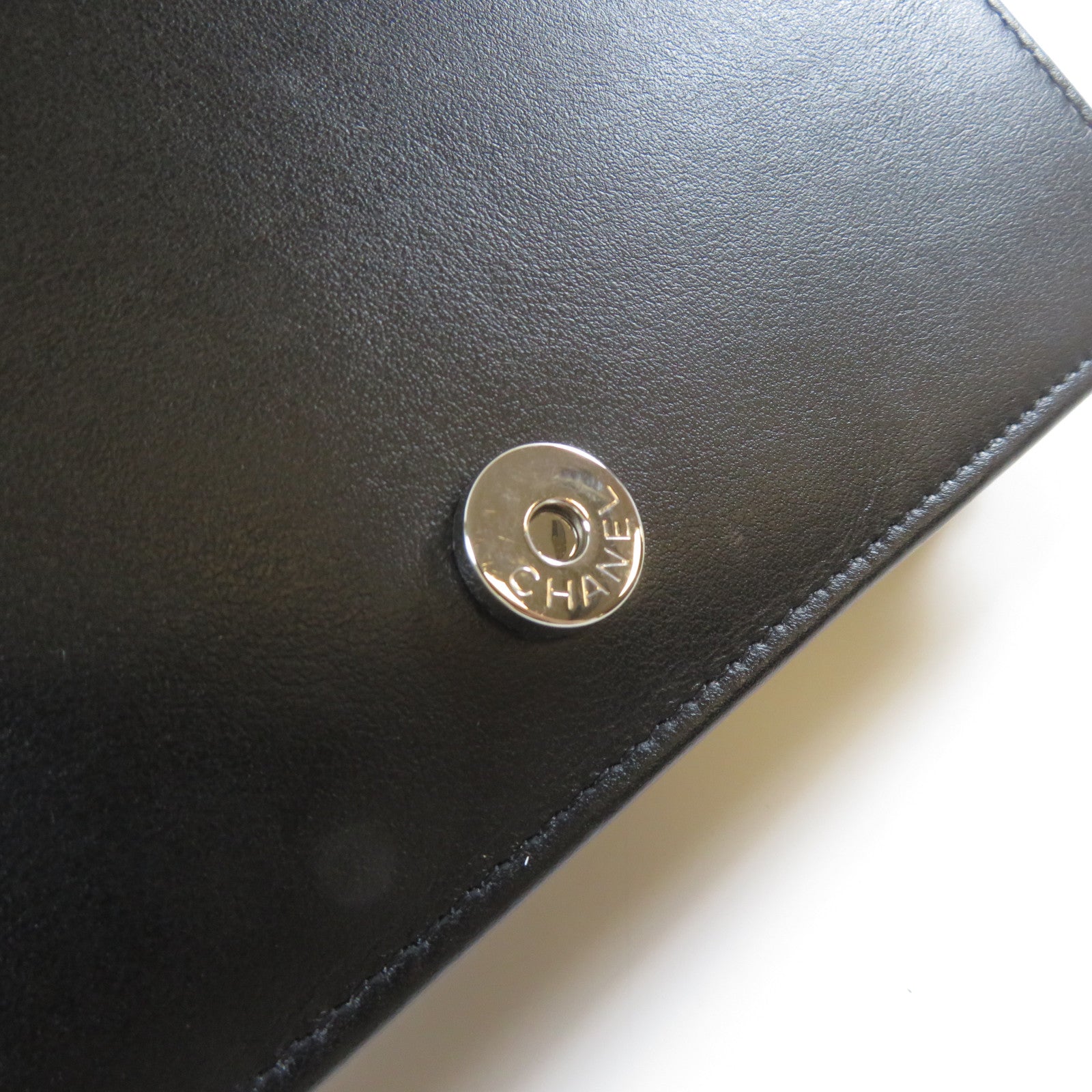 CHANEL 羊皮皮革Camellia Wallet On Chain銀扣鏈帶肩背袋黑色