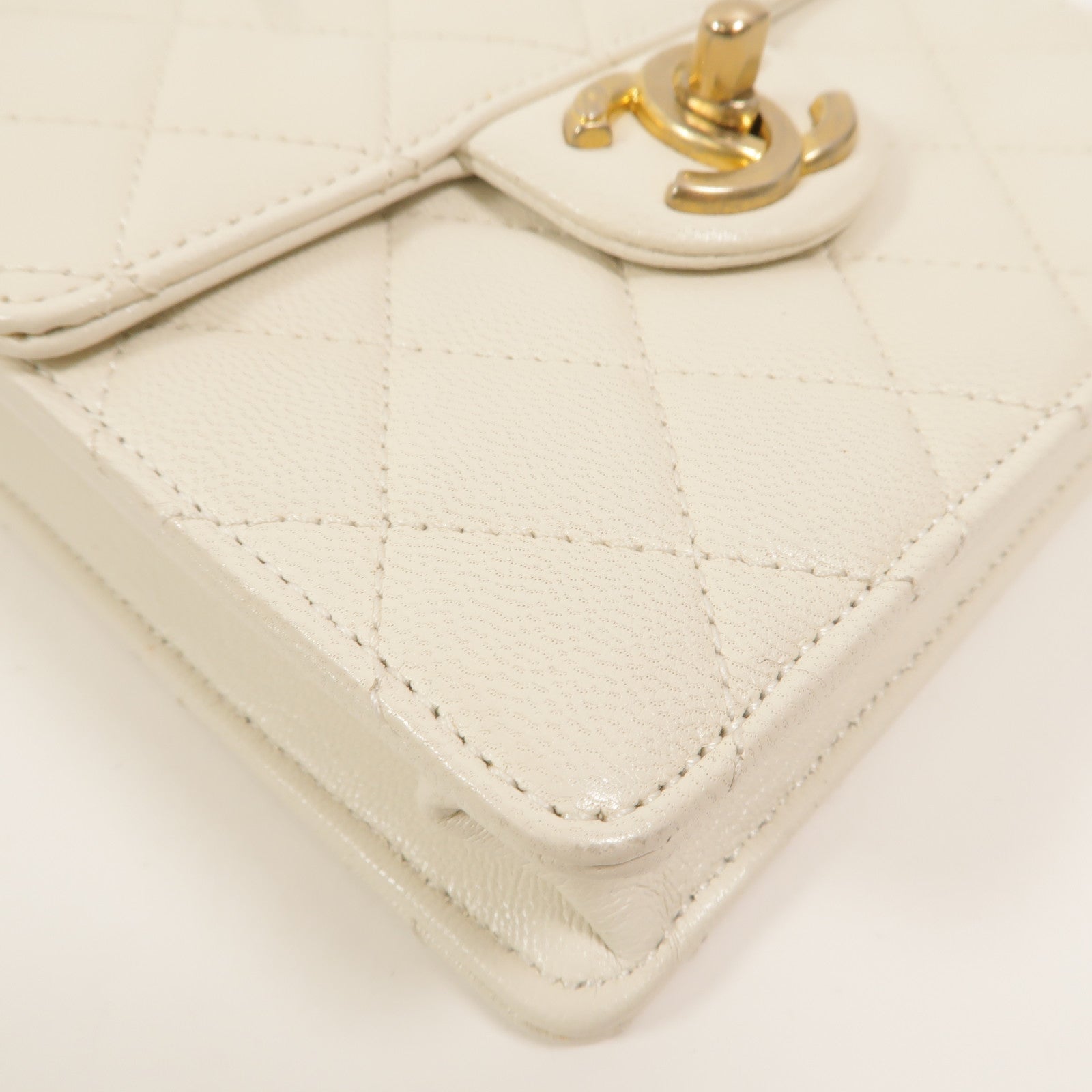 CHANEL 牛皮皮革Chic Pearl Flap Bag鏈帶肩背袋