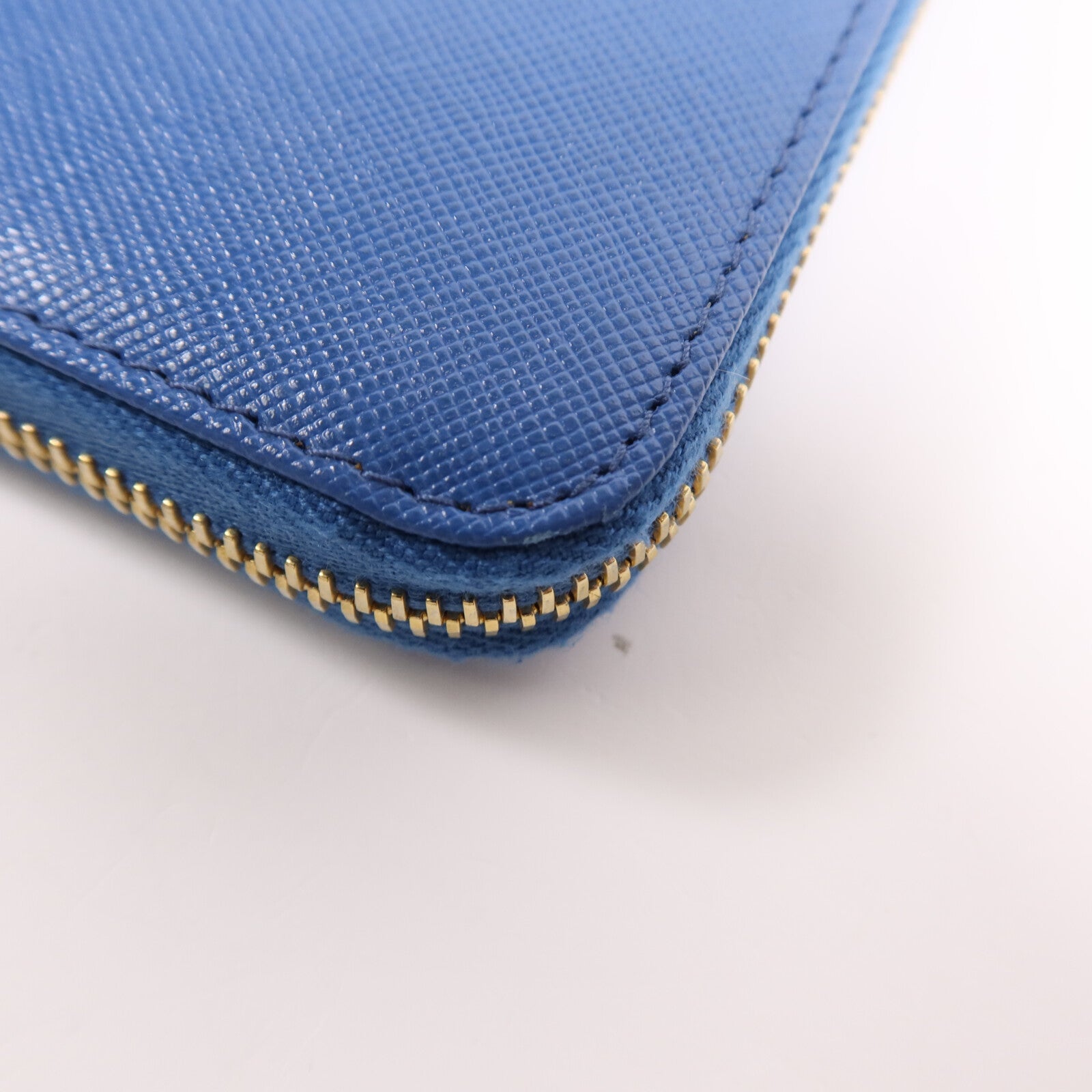 PRADA 牛皮皮革Wallet金扣長錢包